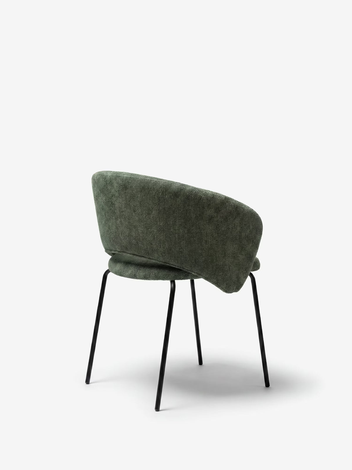 Fosca Sedia imbottita di design in morbido tessuto con braccioli e gambe in metallo nero