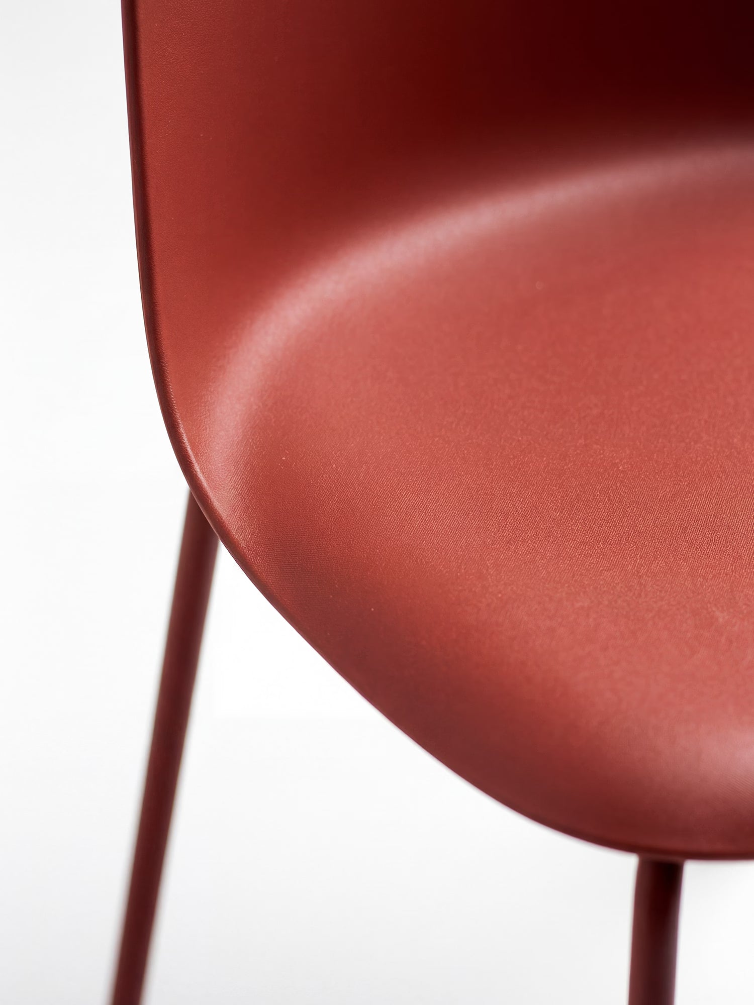 Fox Silla de polipropileno con estructura de metal a juego