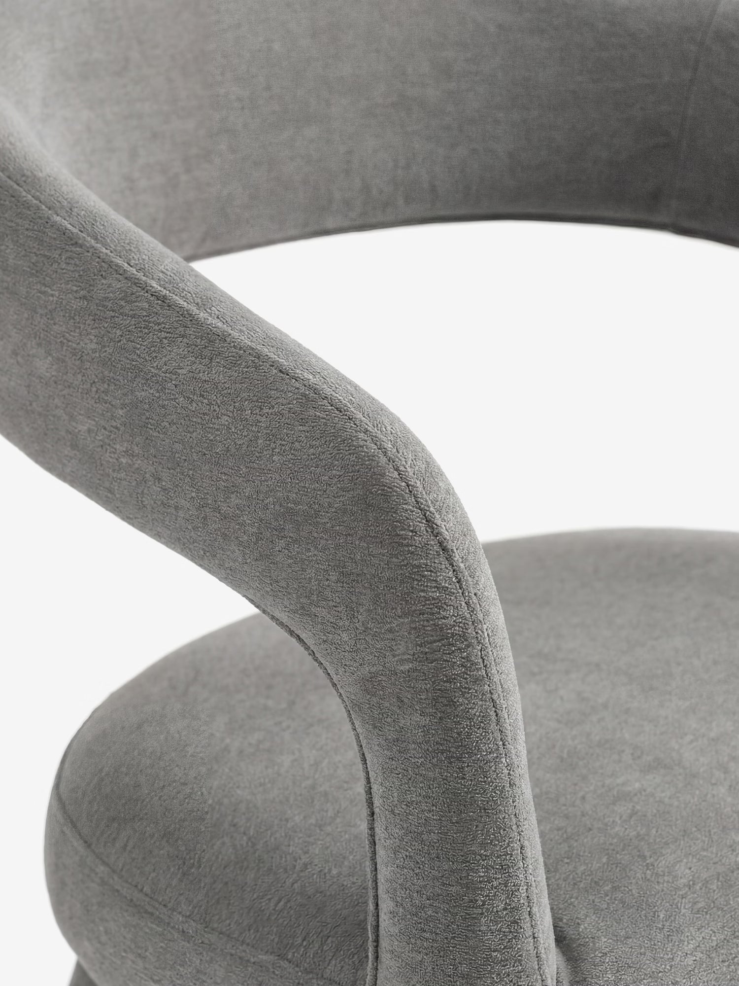 Fred Fauteuil entièrement rembourré en tissu bouclé avec pieds recouverts