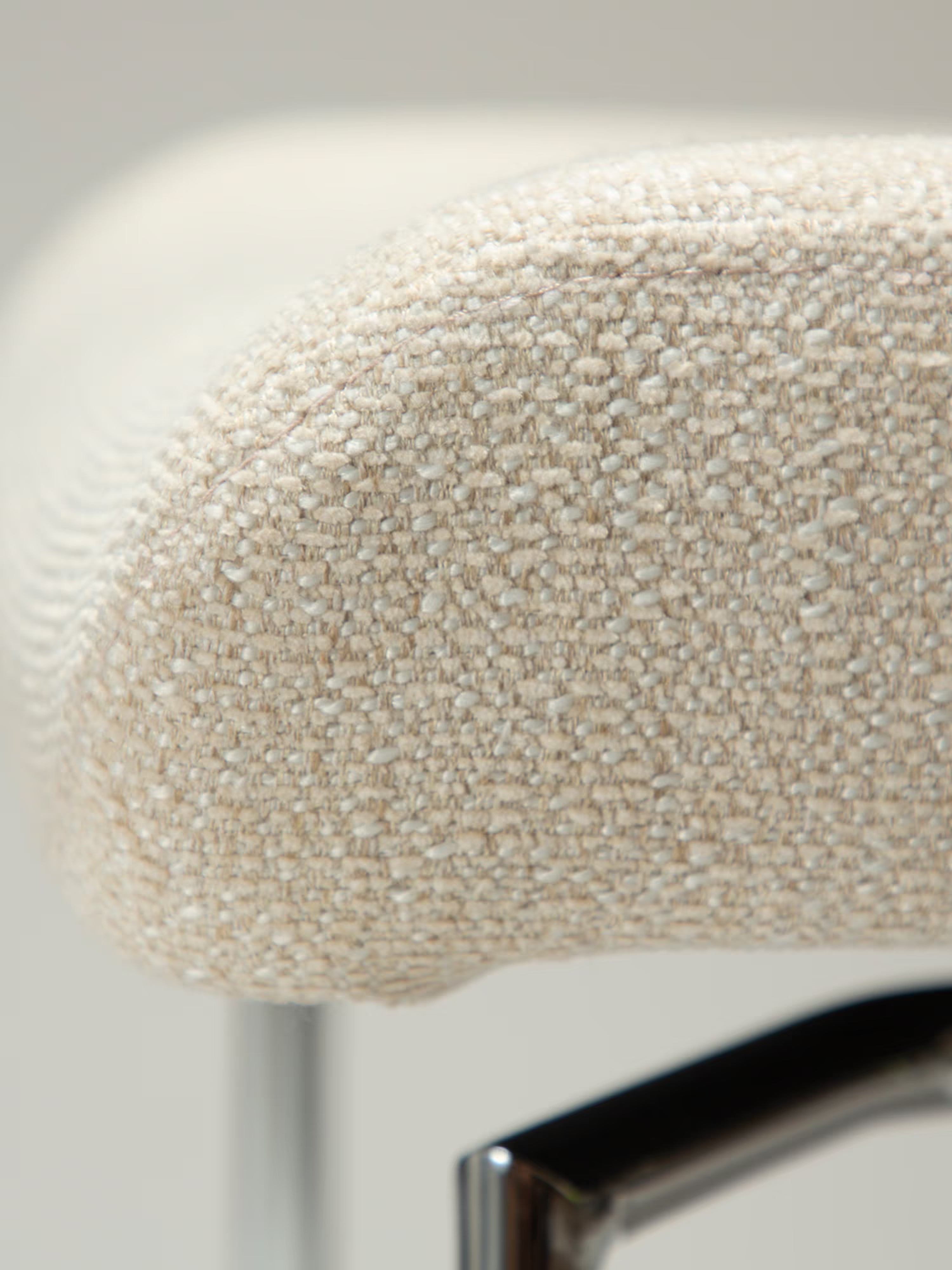 GLAM Chaise pivotante en tissu bouclé avec base en métal - design élégant et minimaliste