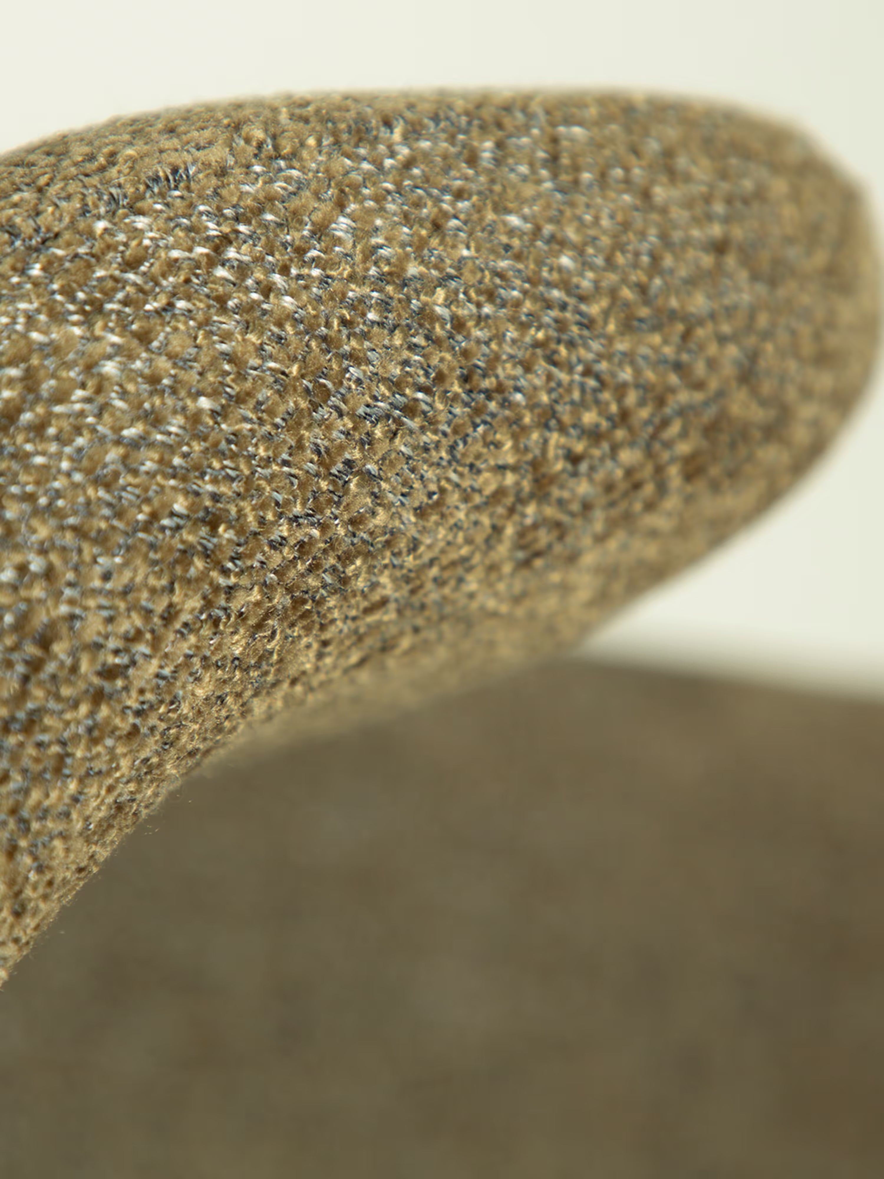 GLAM Chaise pivotante en tissu bouclé avec base en métal - design élégant et minimaliste