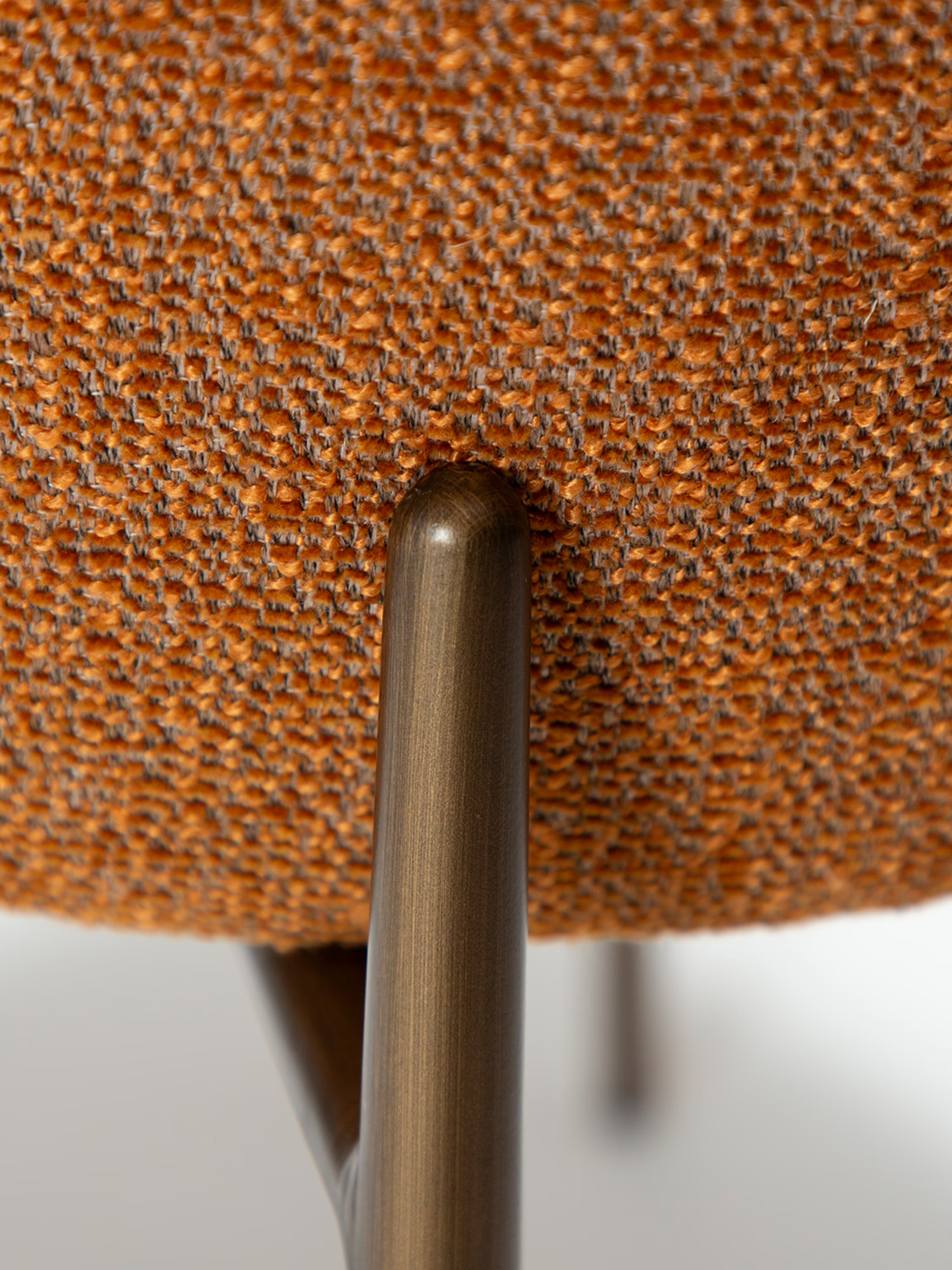 GLAM Chaise en tissu bouclé avec pieds en métal au caractère élégant