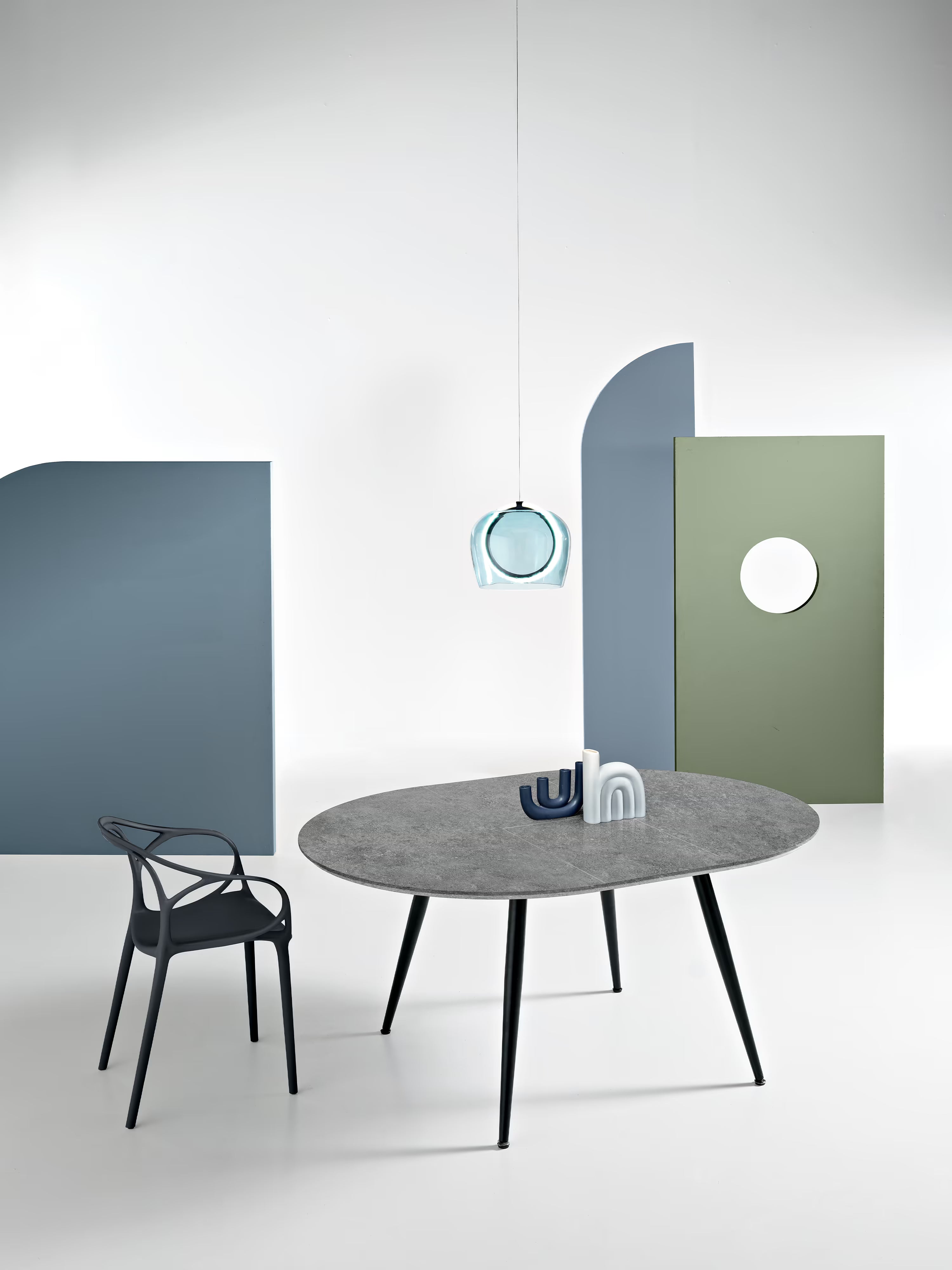Habla Tavolo rotondo allungabile con piano effetto cemento – base in metallo nero Ø 120 (L 160) cm