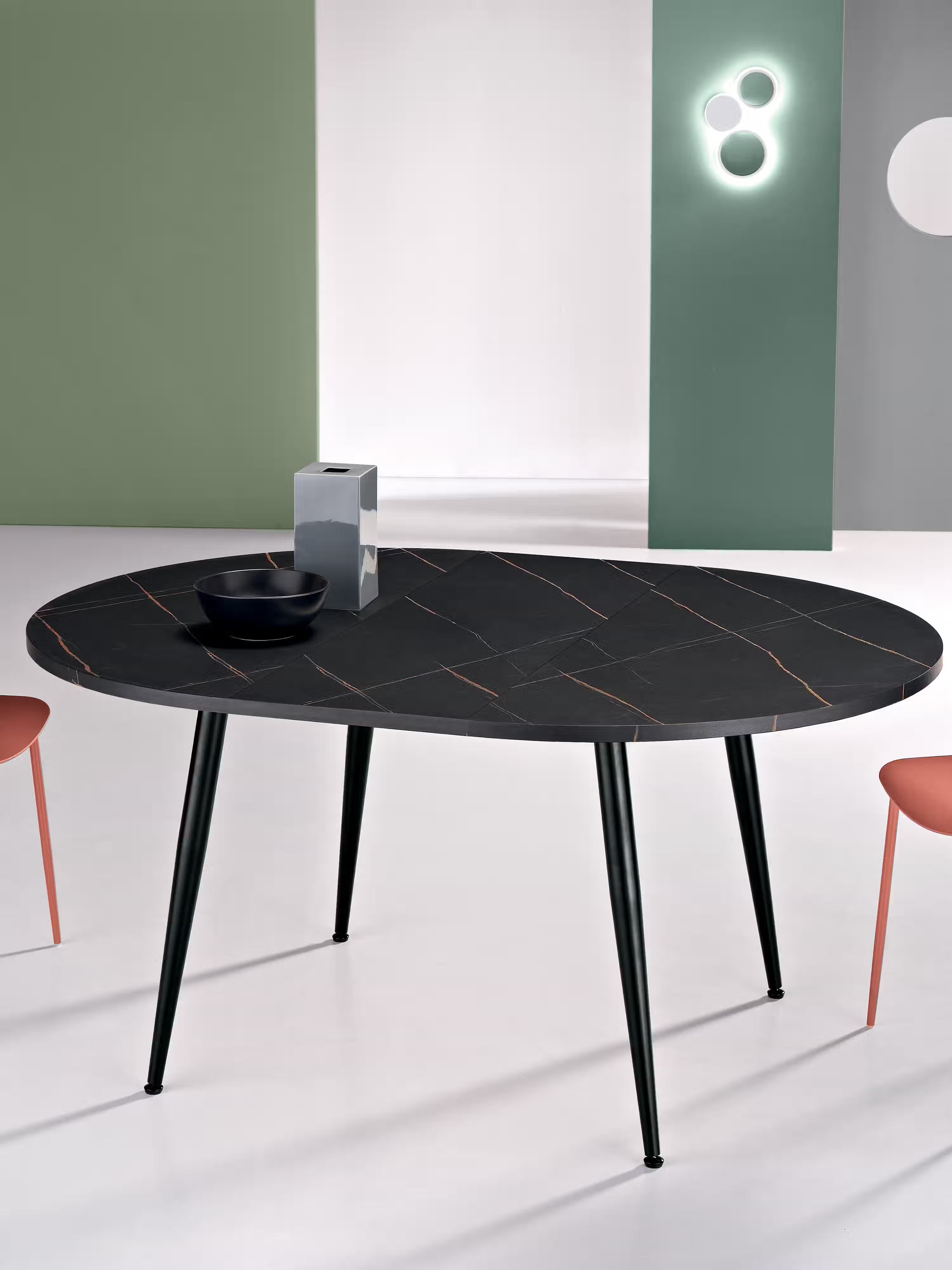 Habla Tavolo rotondo allungabile con piano effetto marmo nero – base in metallo nero Ø 120 (L 160) cm