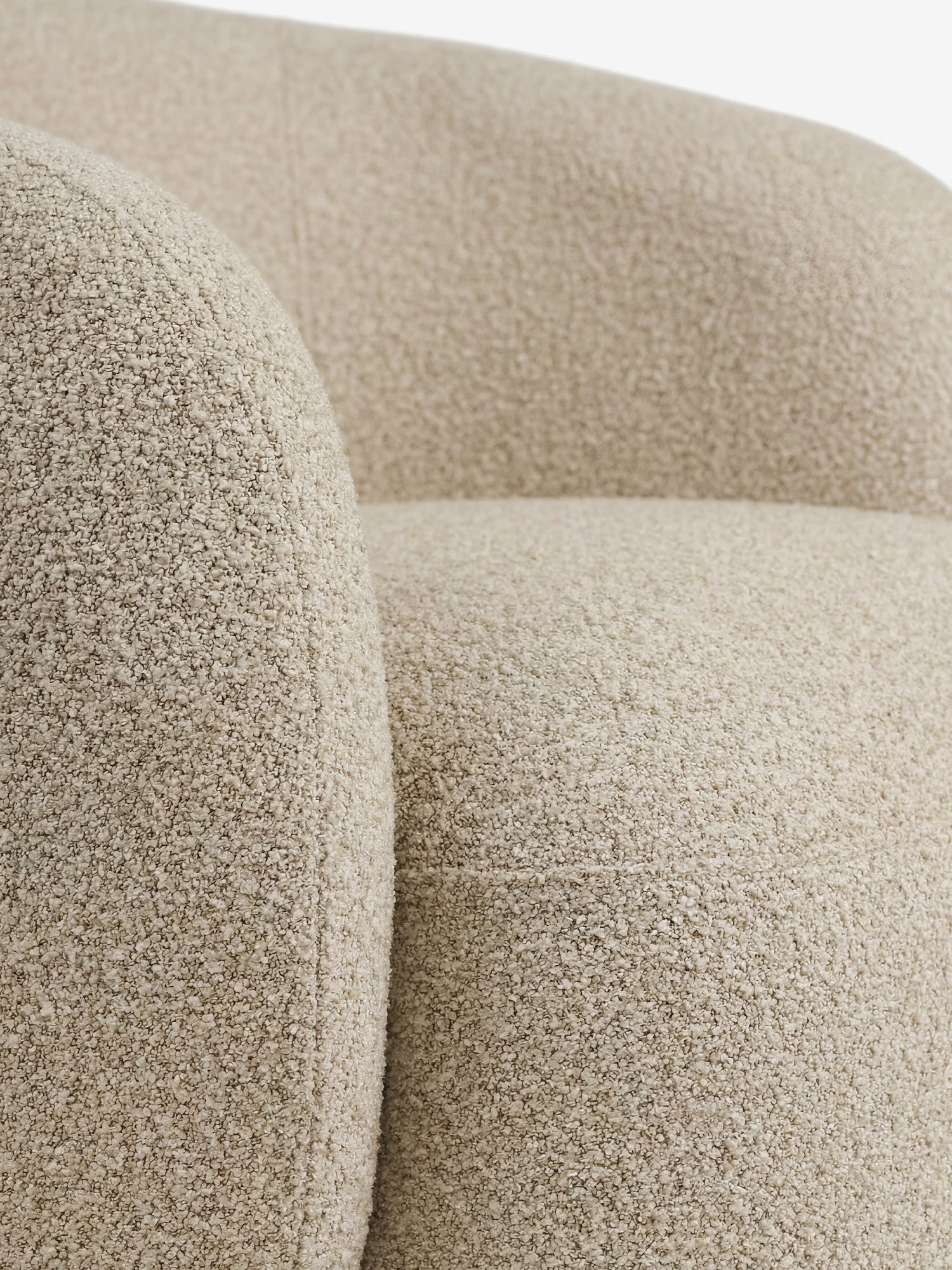 Hawkes Poltrona lounge girevole in tessuto sand - FSC® 100% design compatto e minimale