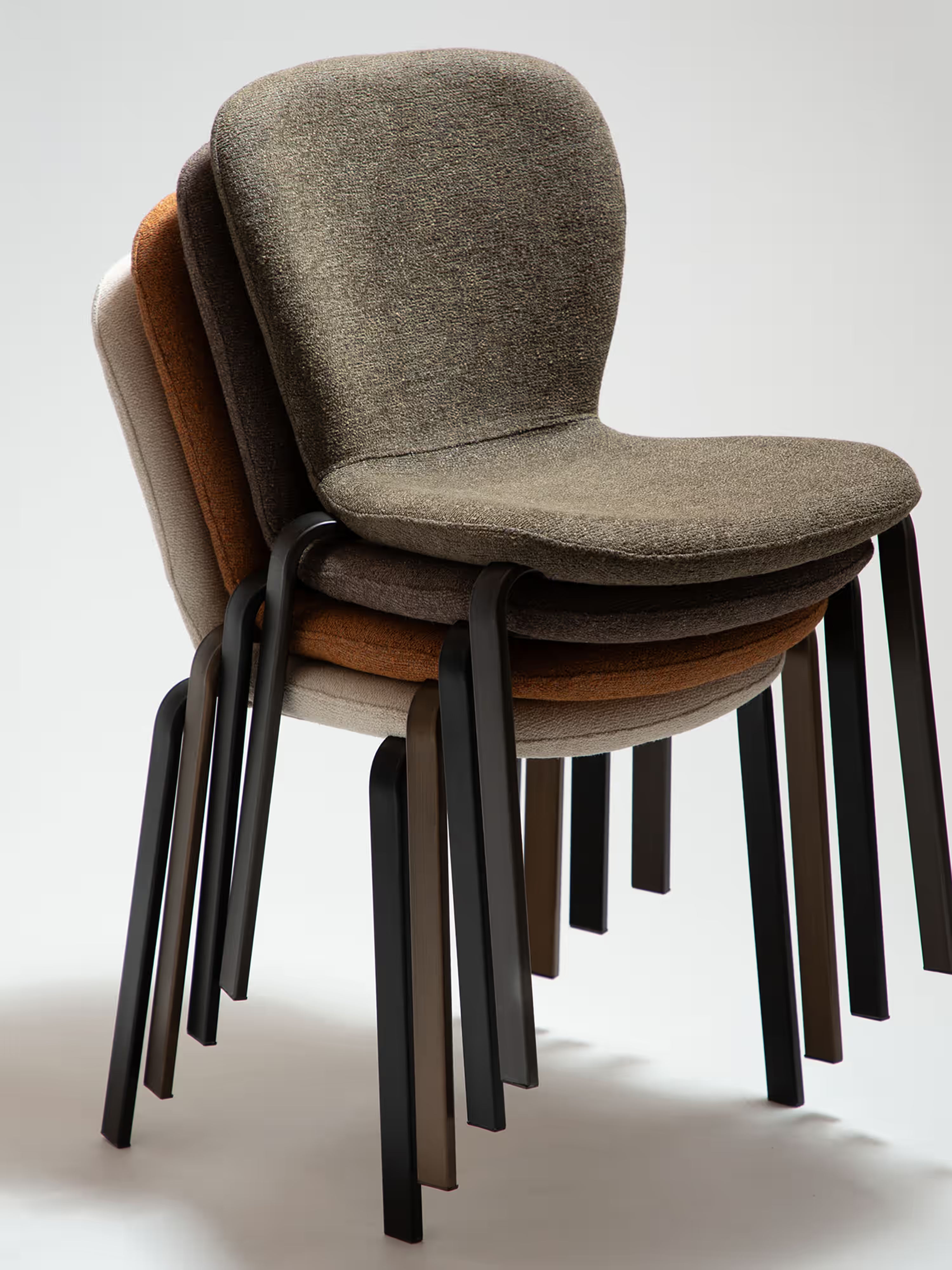 Heap Chaise moderne empilable - rembourrée en bouclé avec structure en métal