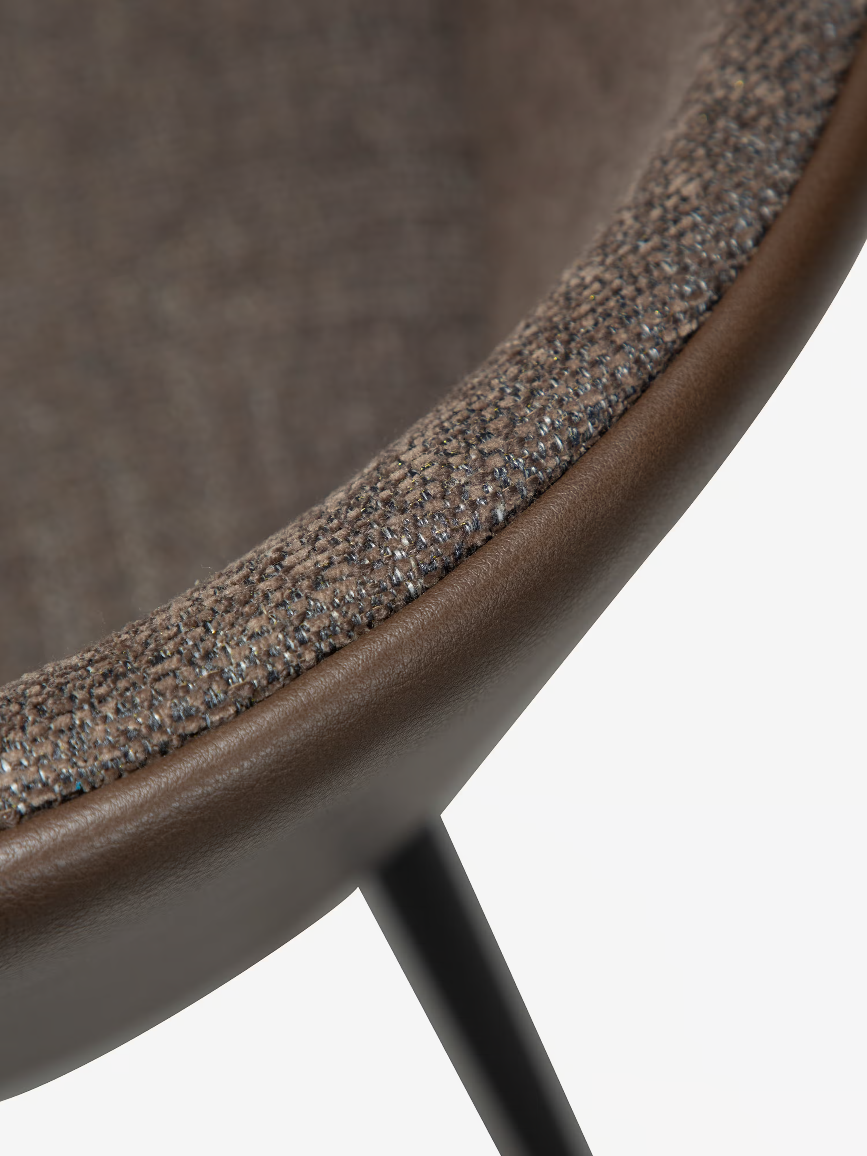 HEY Chaise avec accoudoirs en tissu bouclé et cuir synthétique avec pieds en métal