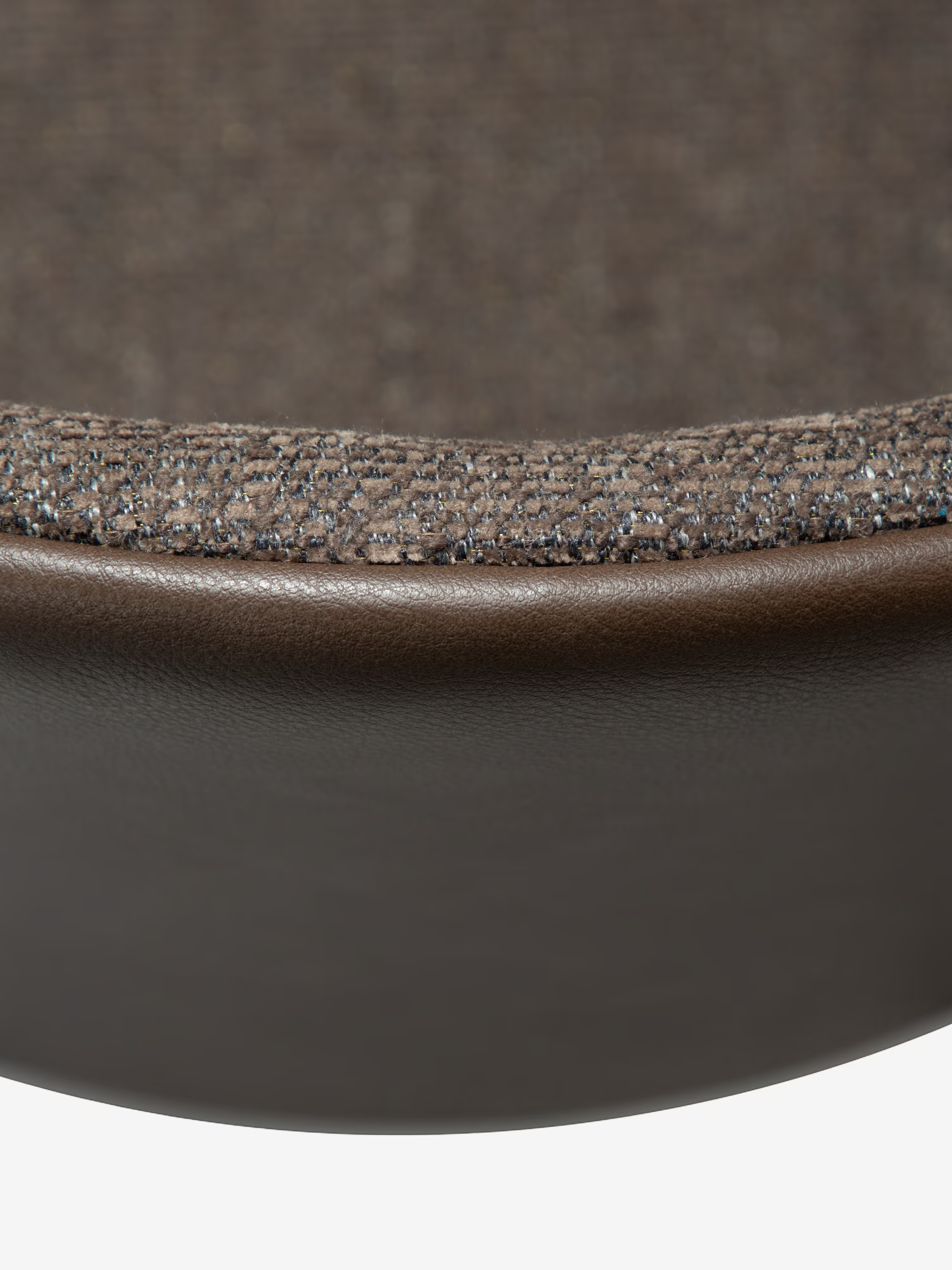 HEY Chaise avec accoudoirs en tissu bouclé et cuir synthétique avec pieds en métal