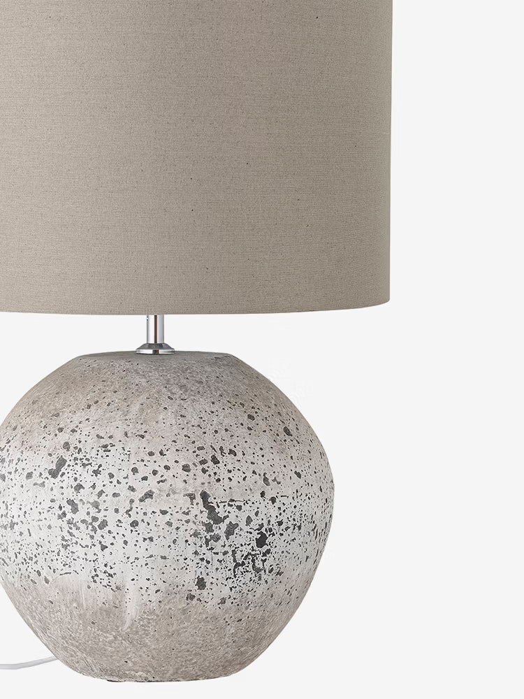 Isedora Lampada da Tavolo in Gres Naturale - texture materica d'impatto