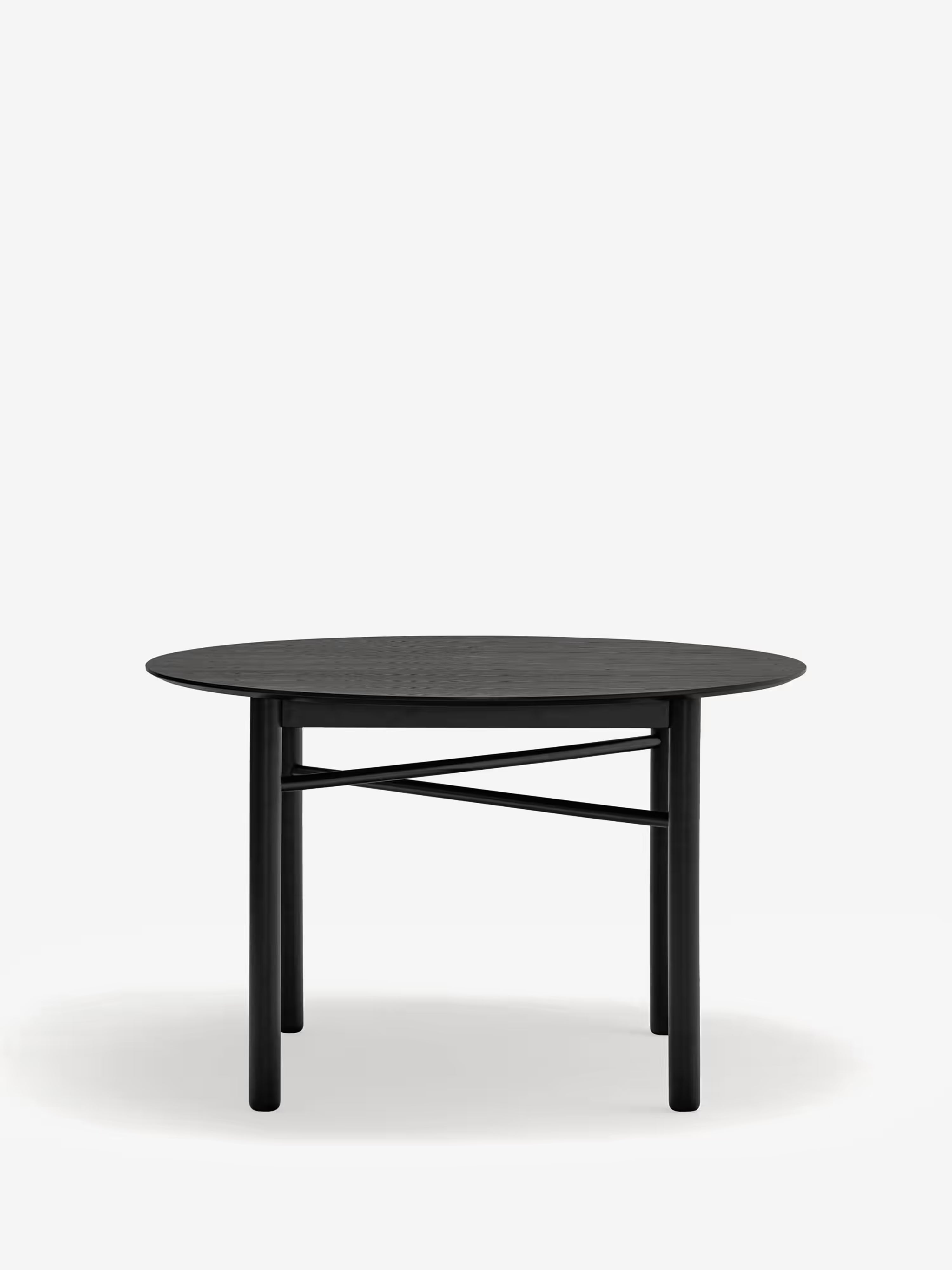 Junco Round dining table - in natural or black ash Ø120 cm