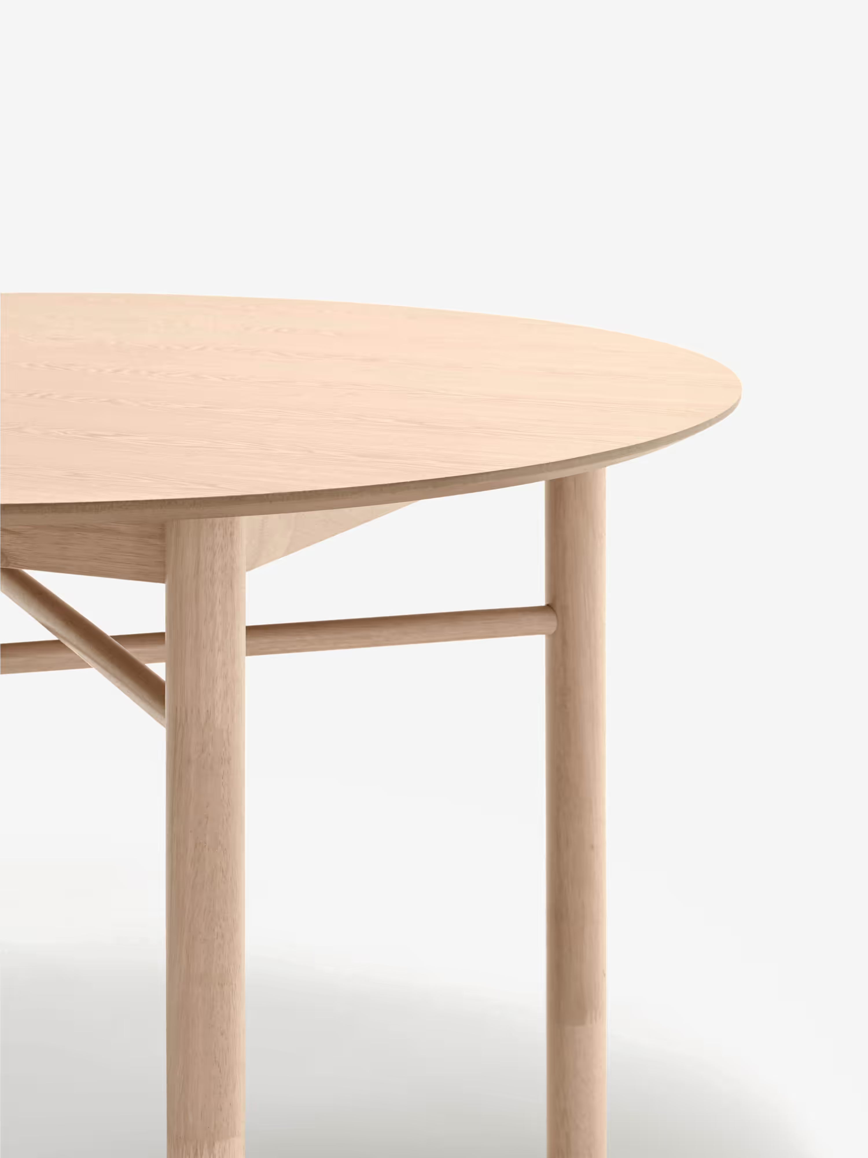 Junco Round dining table - in natural or black ash Ø120 cm