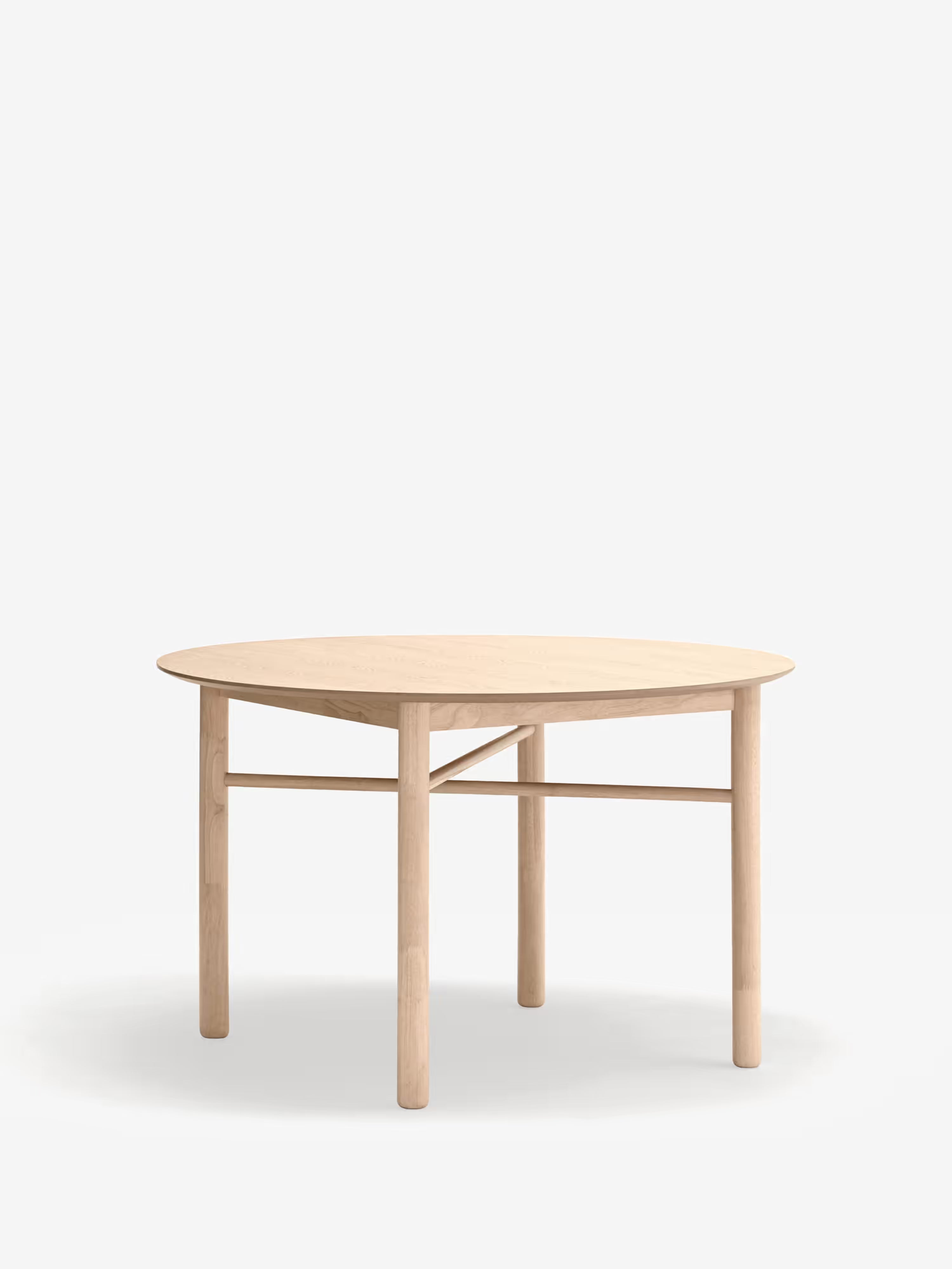 Junco Round dining table - in natural or black ash Ø120 cm