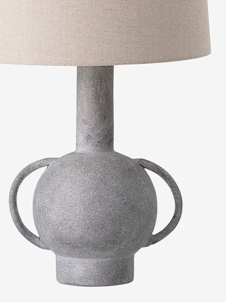 Kean Lampada da tavolo in terracotta grigia e paralume in tessuto