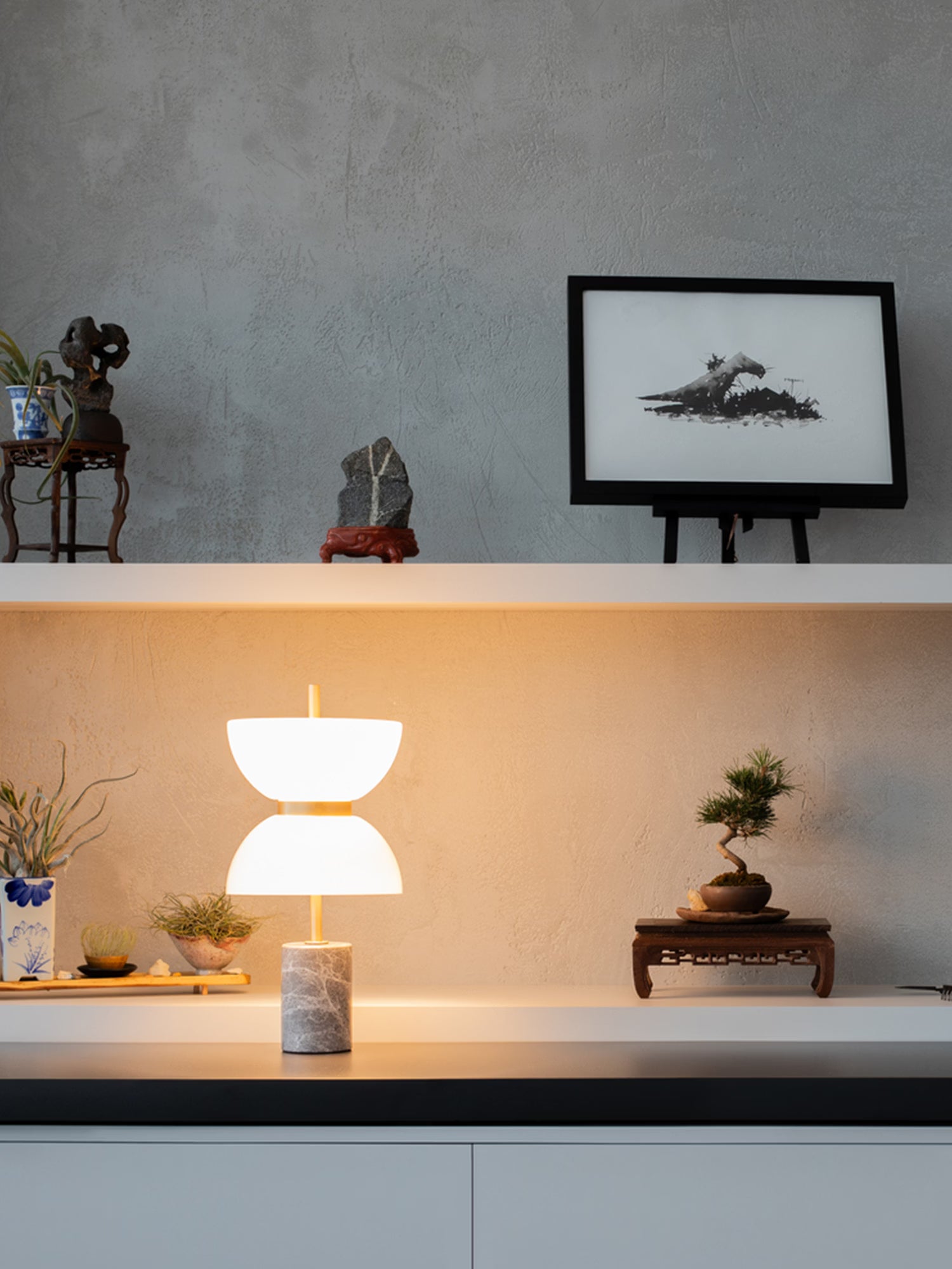 Kyoto Lampe de table à LED - design moderne et style japonais en verre blanc et marbre naturel