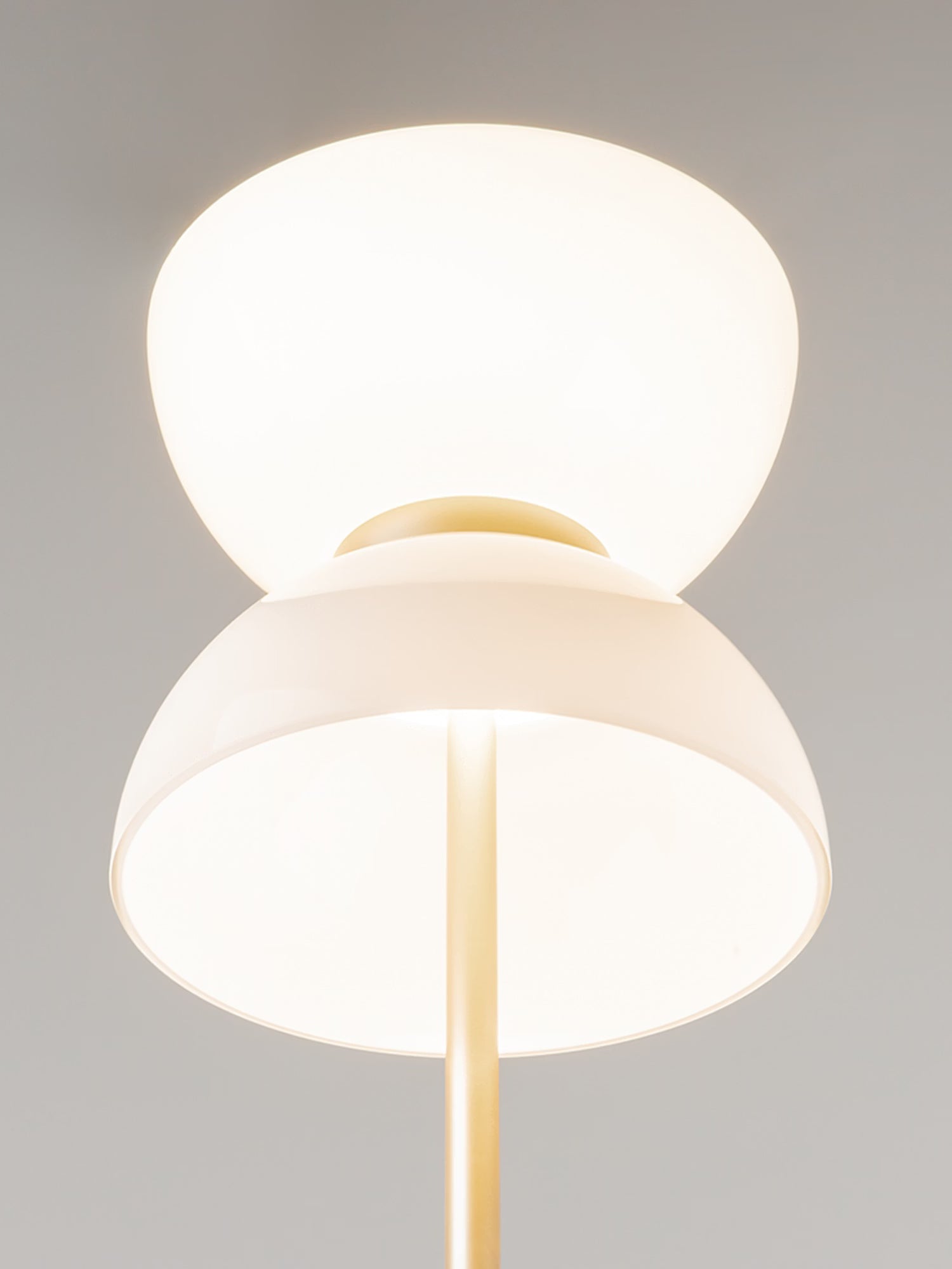 Kyoto Floor Lamp – Architectural elegance in natural marble and opaline glass in 3 color variants