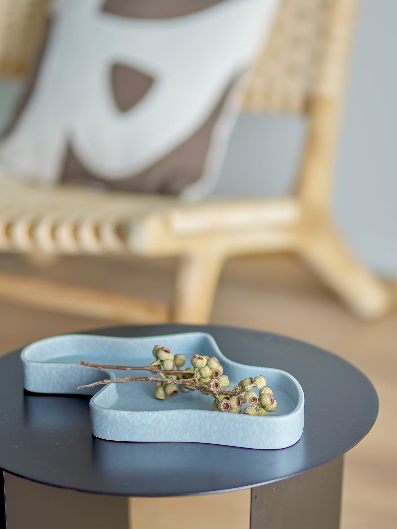 Lakey decorative tray in organic blue gres 32 cm