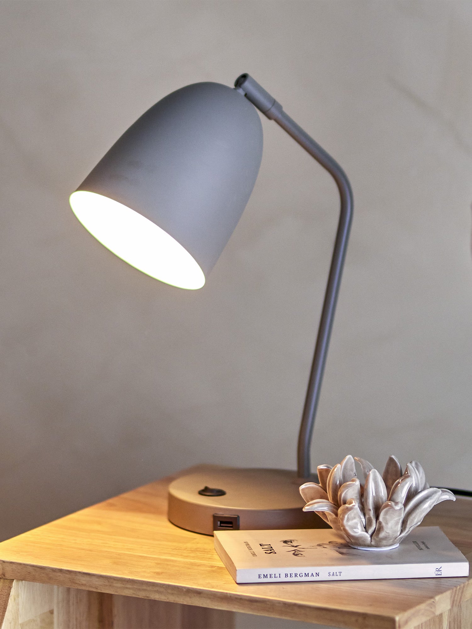 Lemar Lampe de table en métal gris - port USB et abat-jour orientable