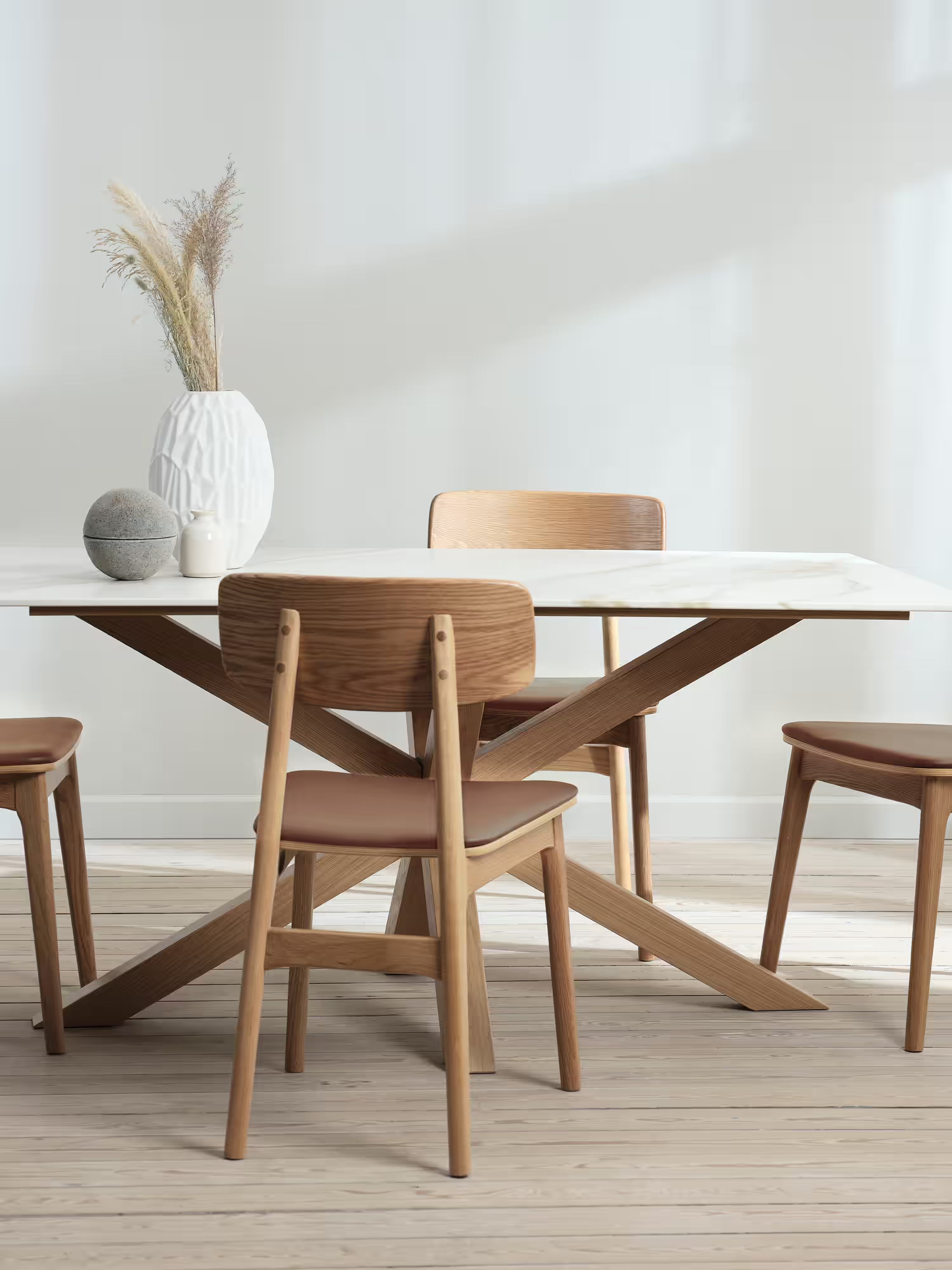 LIVO Chaise en chêne massif naturel avec assise rembourrée en cuir synthétique