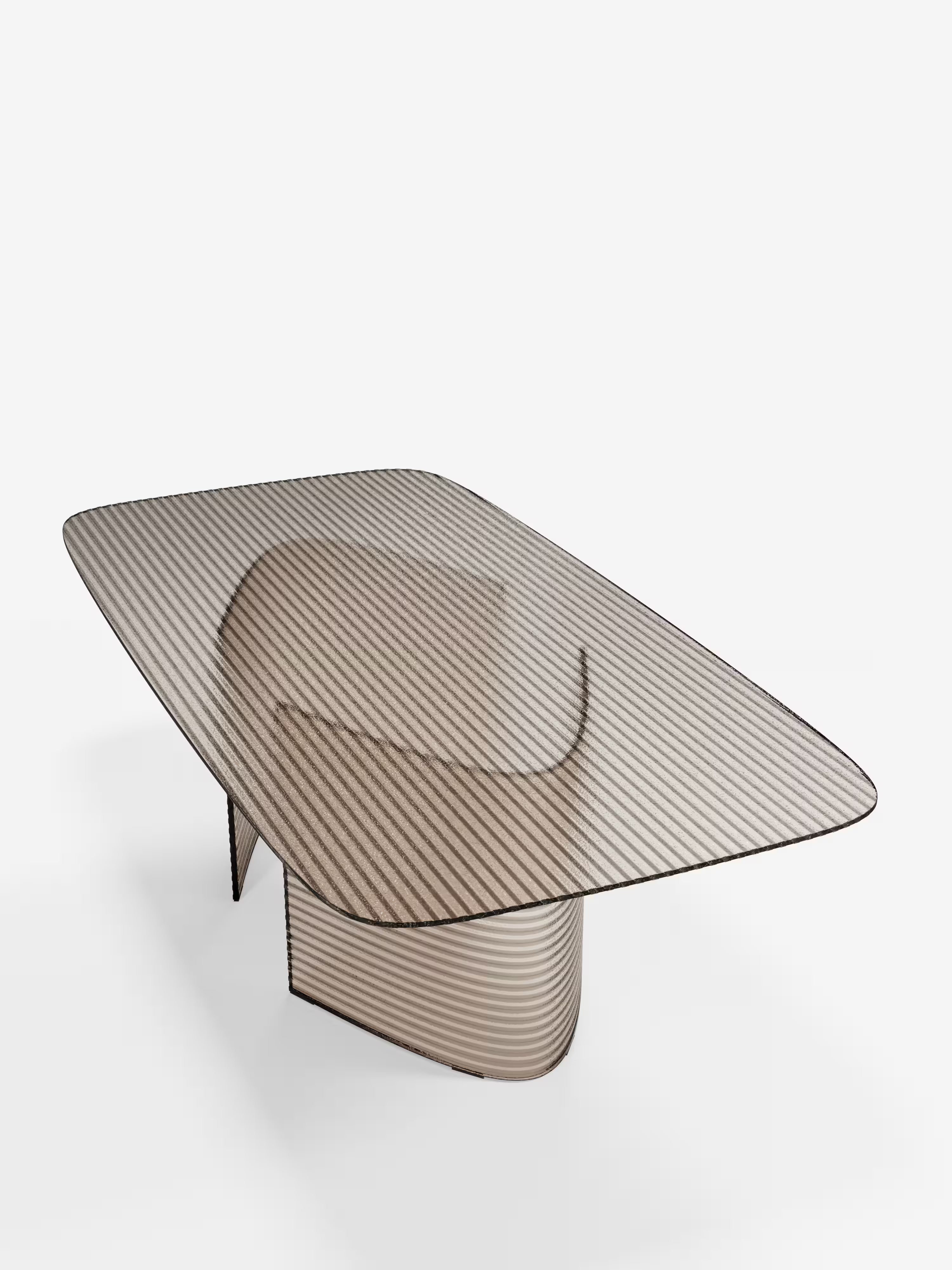 Lovely Tavolo da pranzo rettangolare 240×120 cm in vetro rigato
