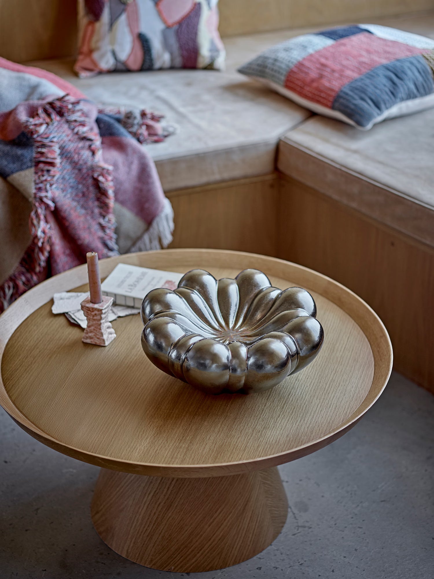 Luana niedriger runder Couchtisch aus FSC®-Natur-Eiche - Ø74 cm