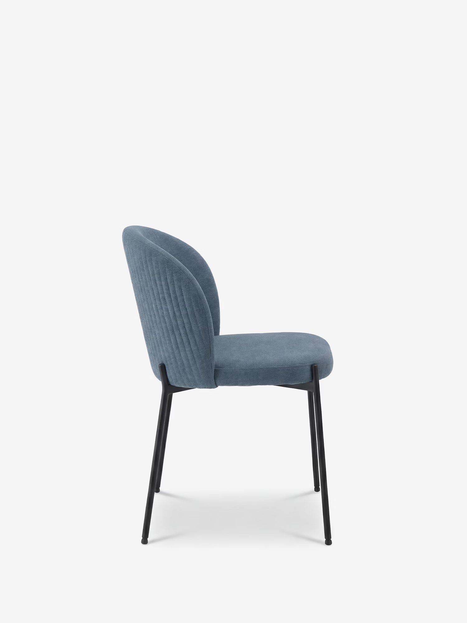 Meggie Chaise rembourrée avec travail canné en tissu et pieds en métal