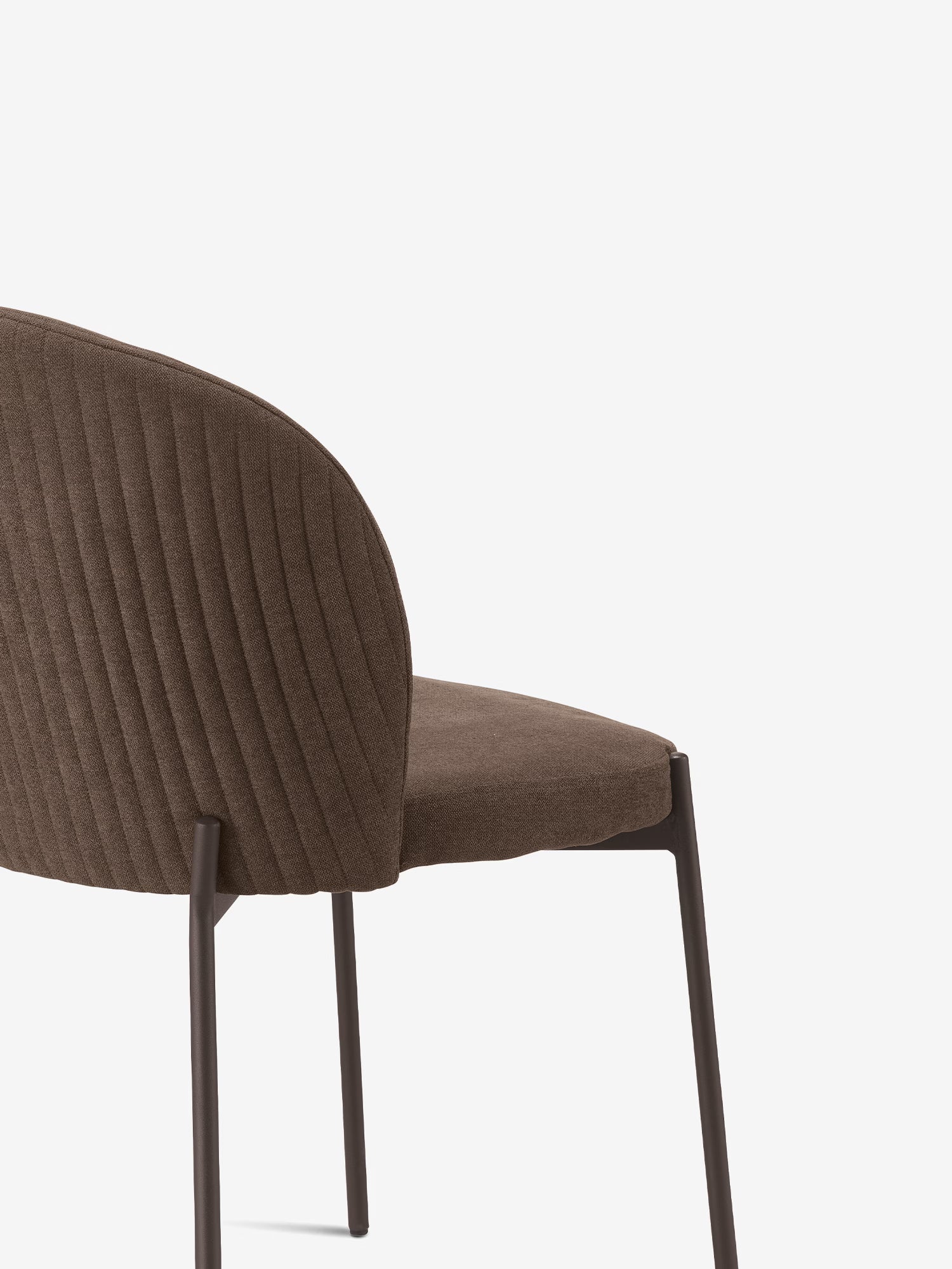 Meggie Chaise rembourrée avec travail canné en tissu et pieds en métal