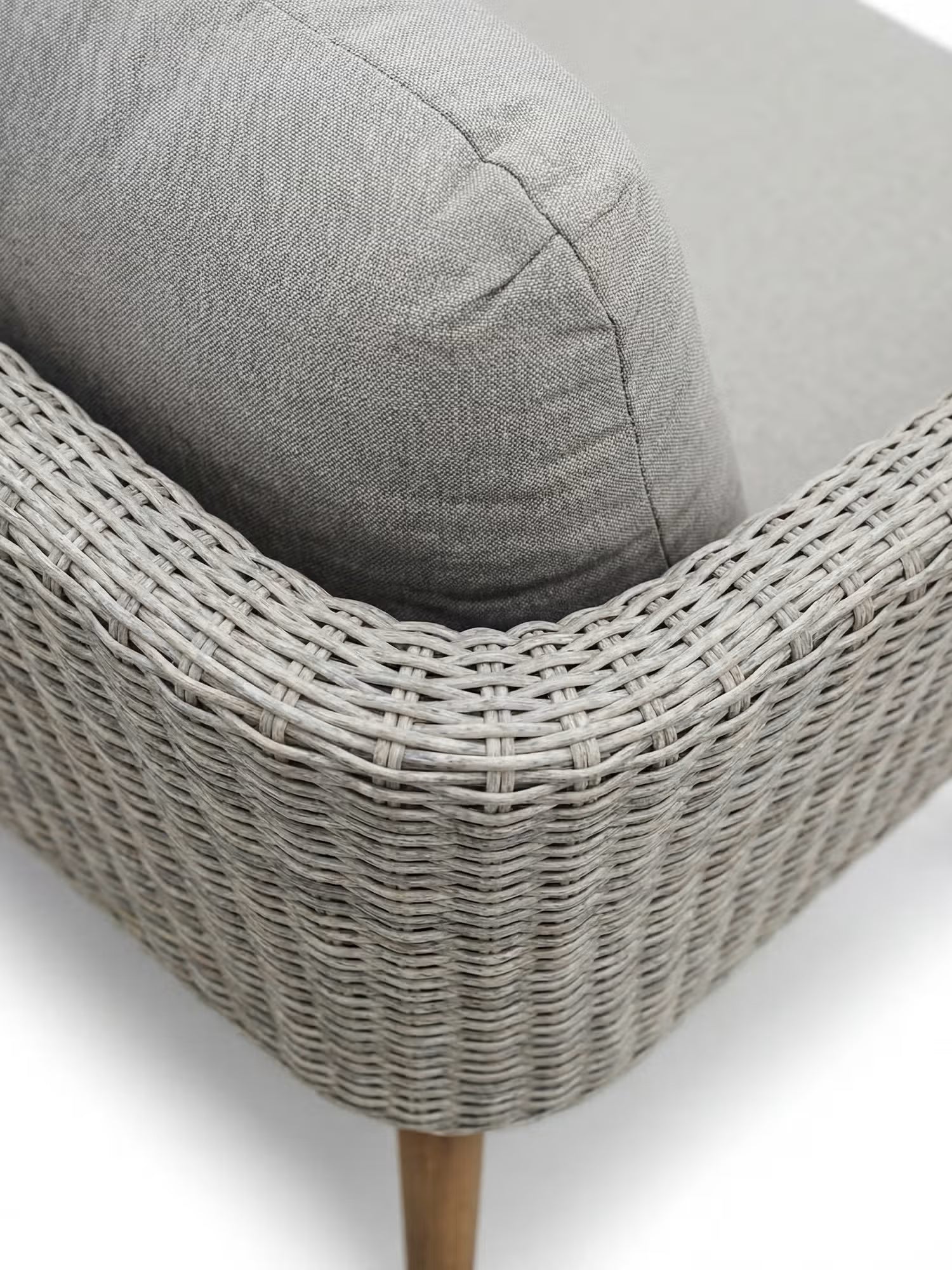 Leya Set angolare da esterno in wicker grigio con tavolino con top in vetro temperato