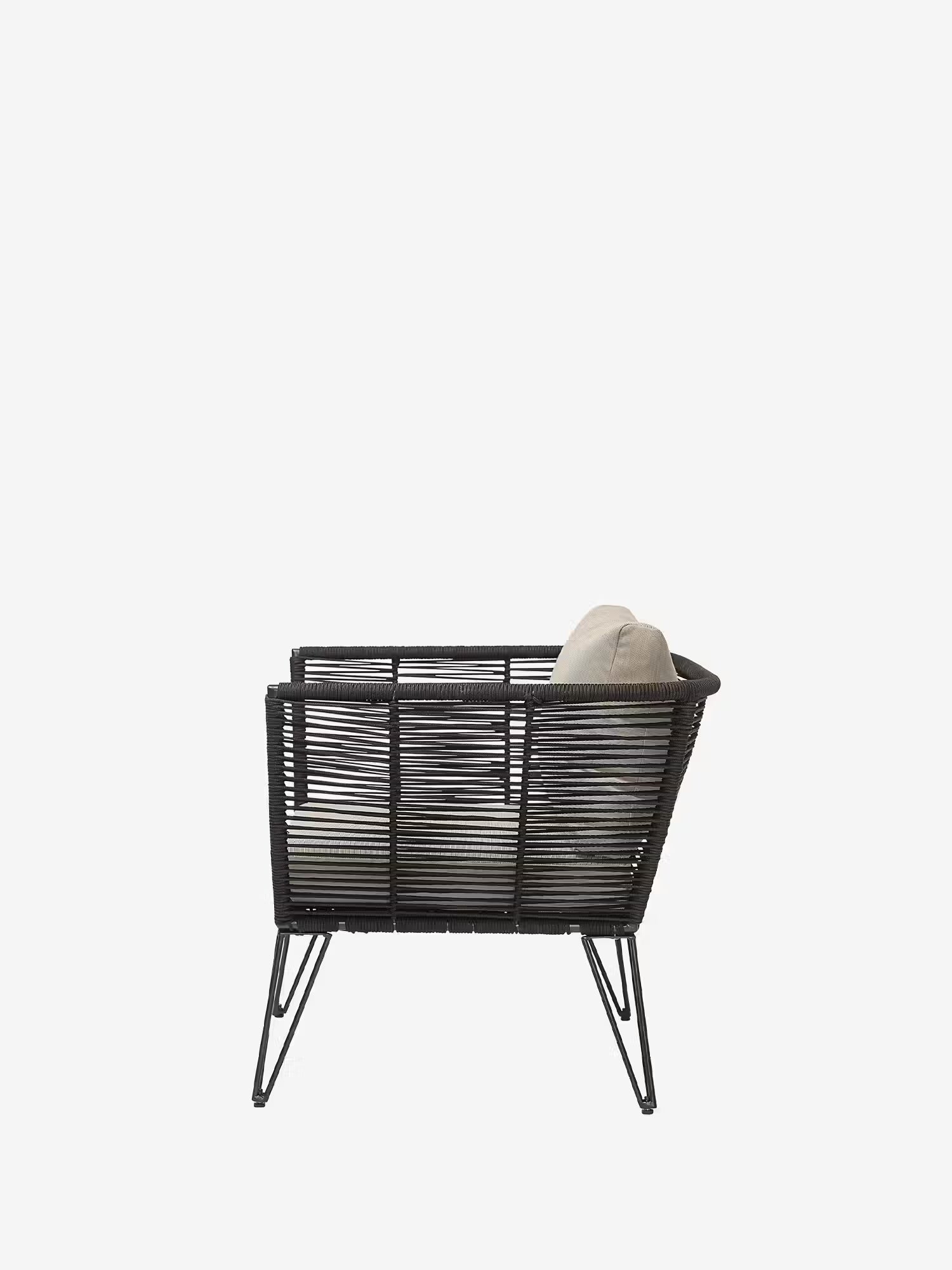 Mundo Outdoor armchair in black metal with woven rope