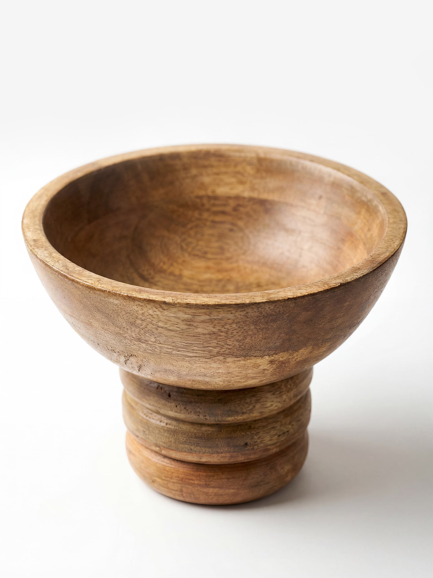 Nanuka bol avec piédestal en bois de manguier naturel FSC
