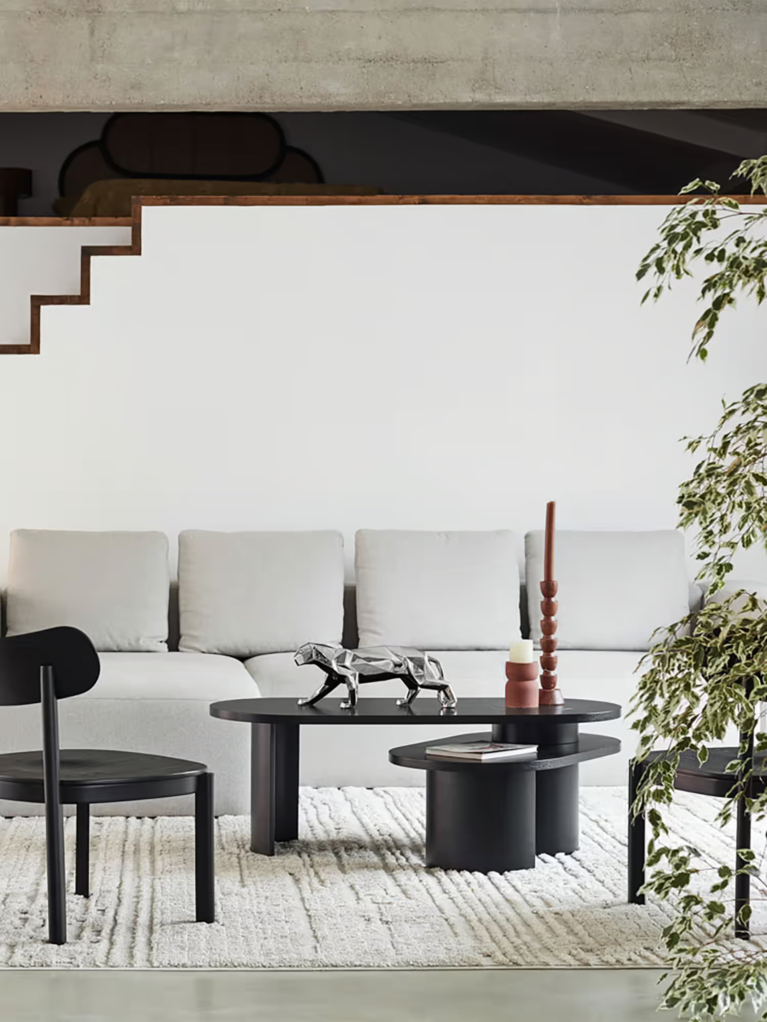 Nori Ovaler Design-Couchtisch mit zwei Ebenen - 120 cm