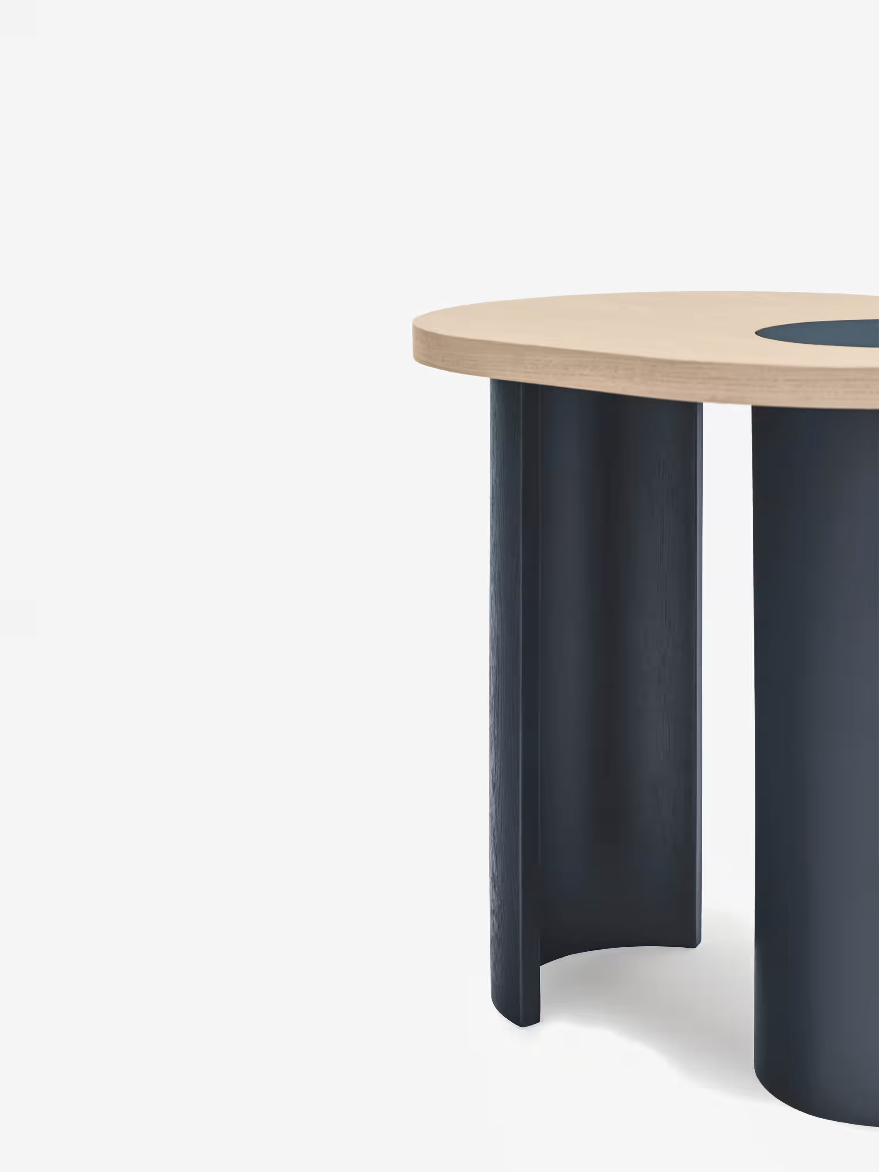 Nori Oval side table in 3 finishes - modern design 60 × 45 cm