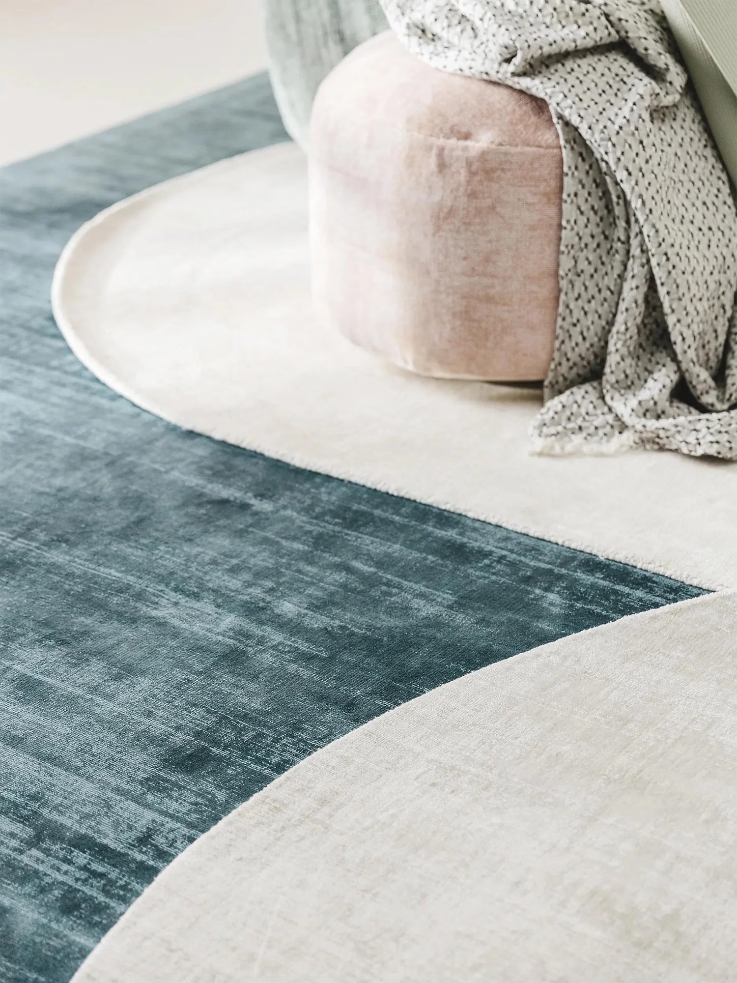 Nova rectangular handwoven viscose rug - short pile and silky sheen