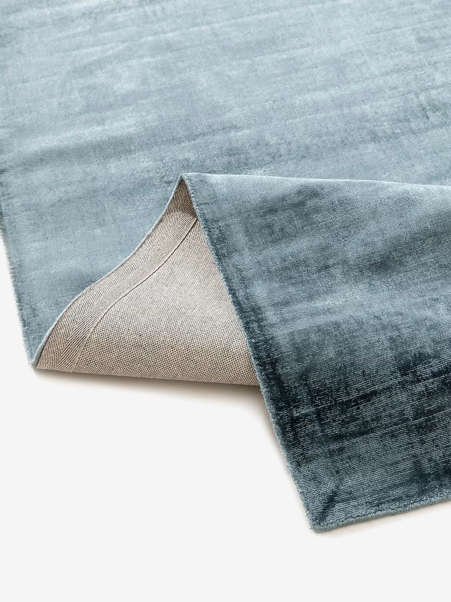 Nova rectangular handwoven viscose rug - short pile and silky sheen