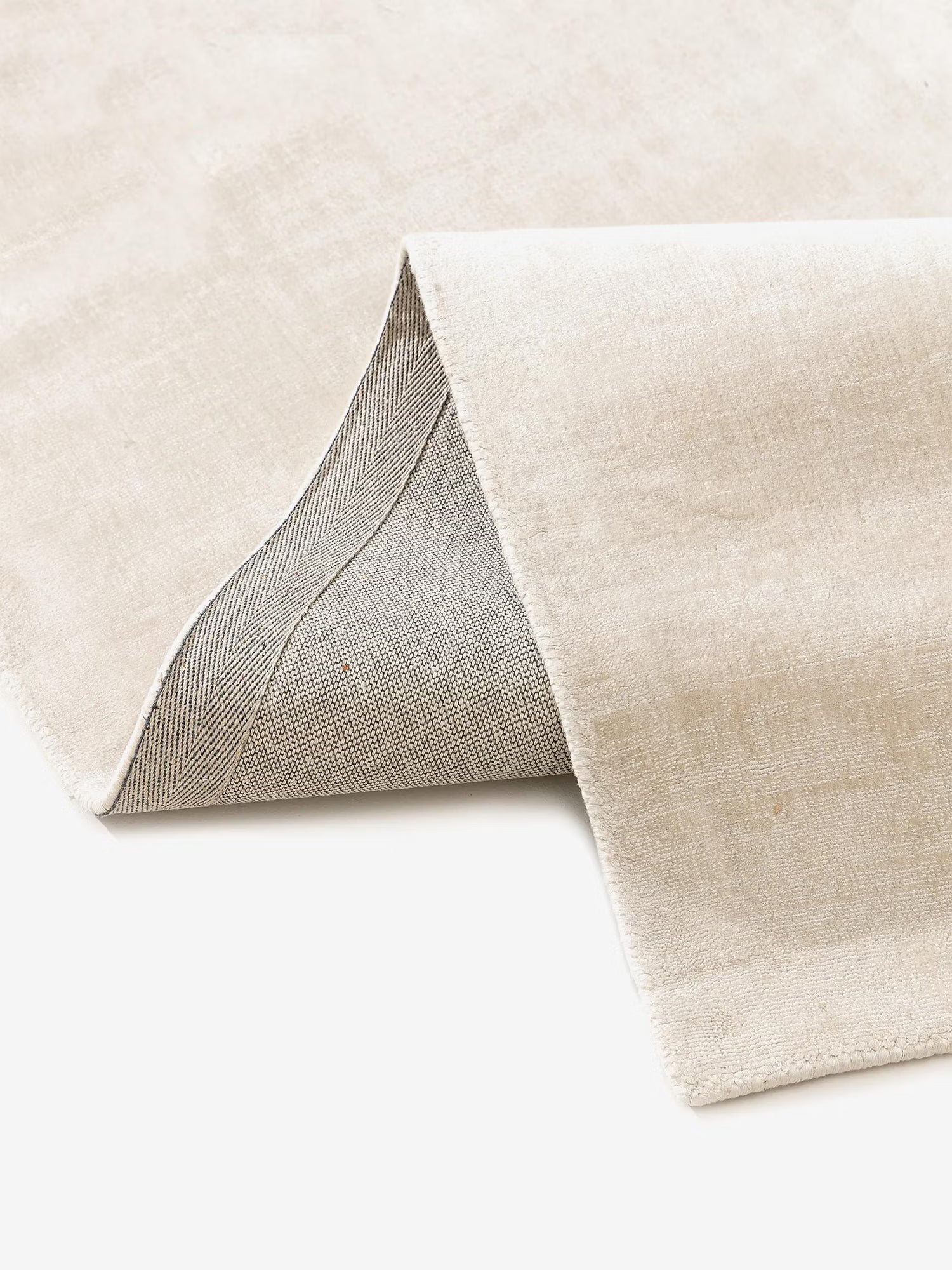 Nova rectangular handwoven viscose rug - short pile and silky sheen