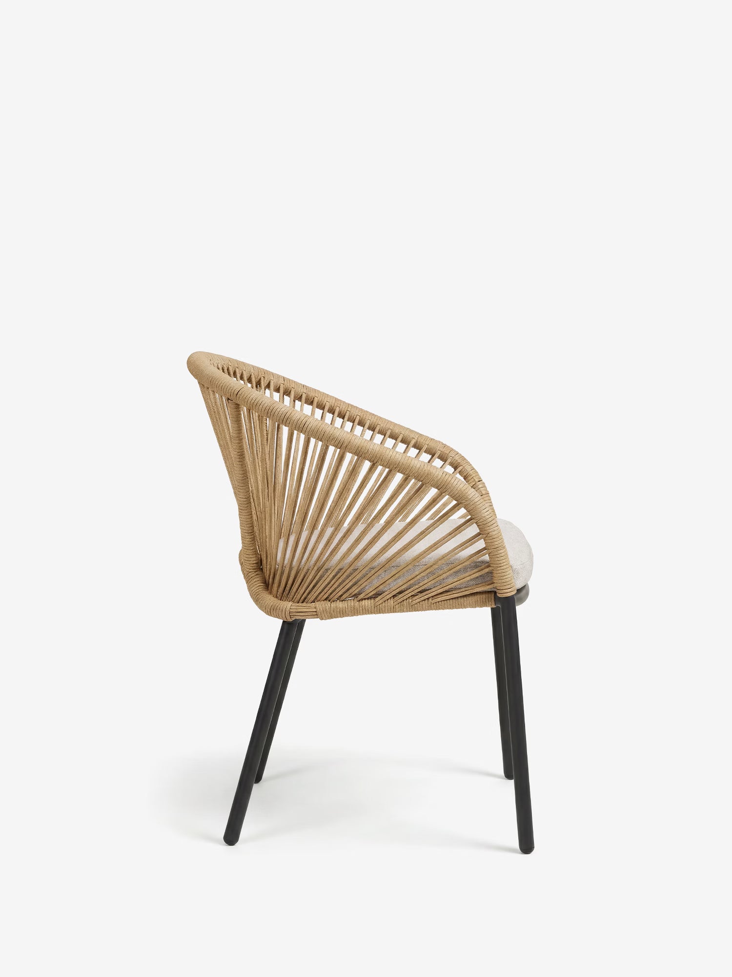 Novella Silla de exterior de aluminio beige con cojín acolchado color arena