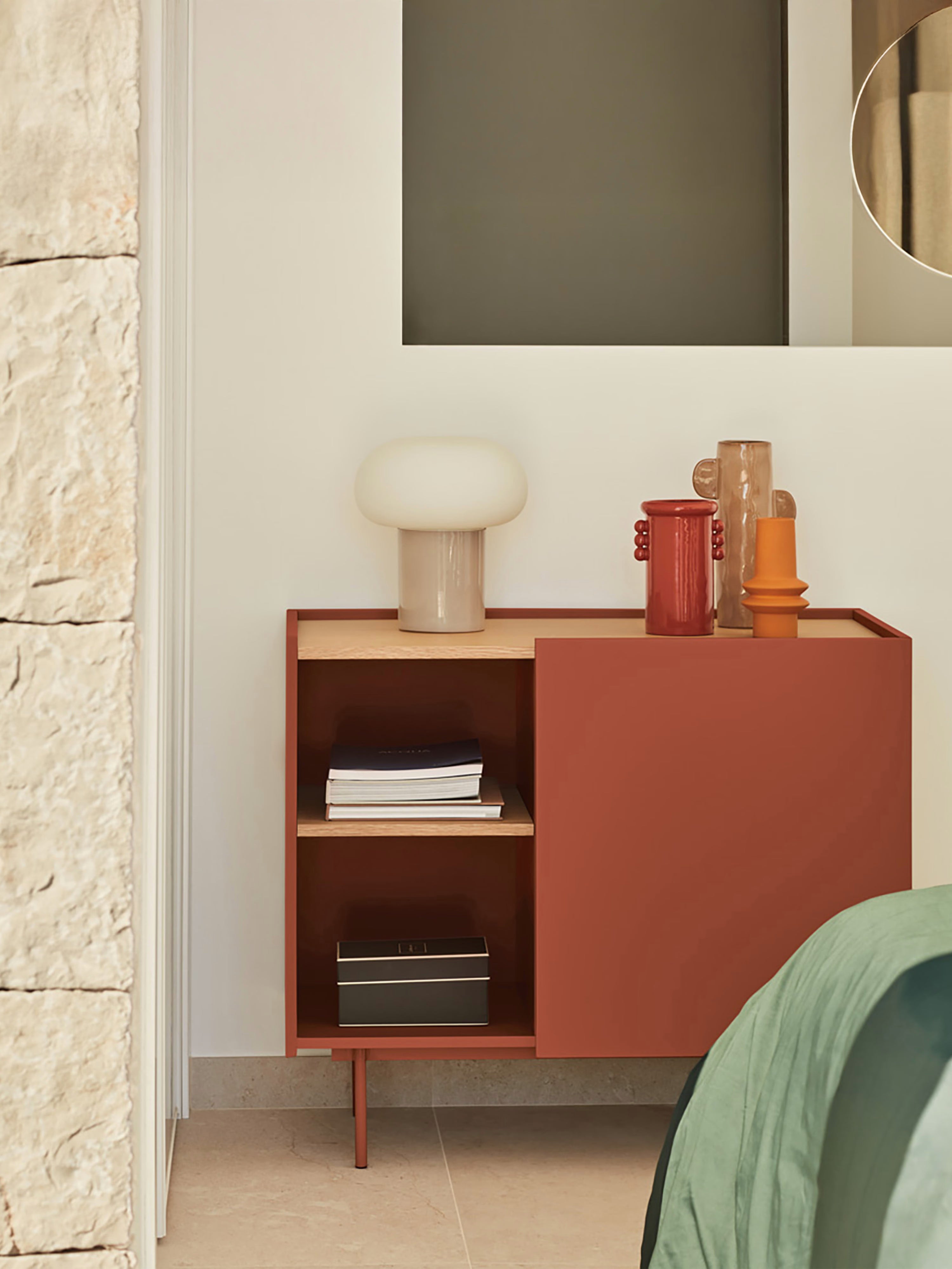 Otto cassettiera in rovere naturale e terracotta – Comò moderno 88 x 78 cm