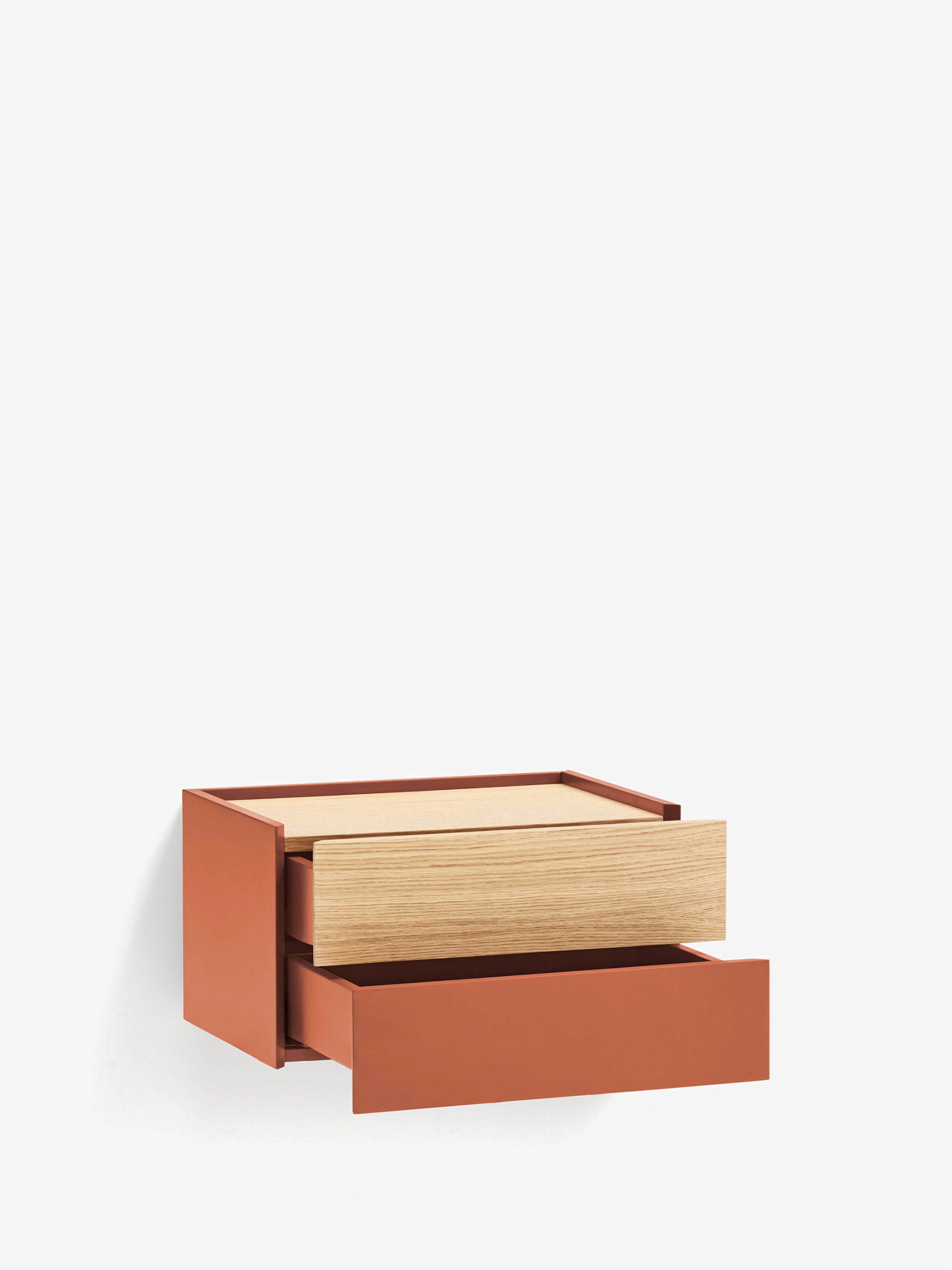 Otto comodino sospeso in rovere naturale e mdf terracotta – 50 x 29 cm
