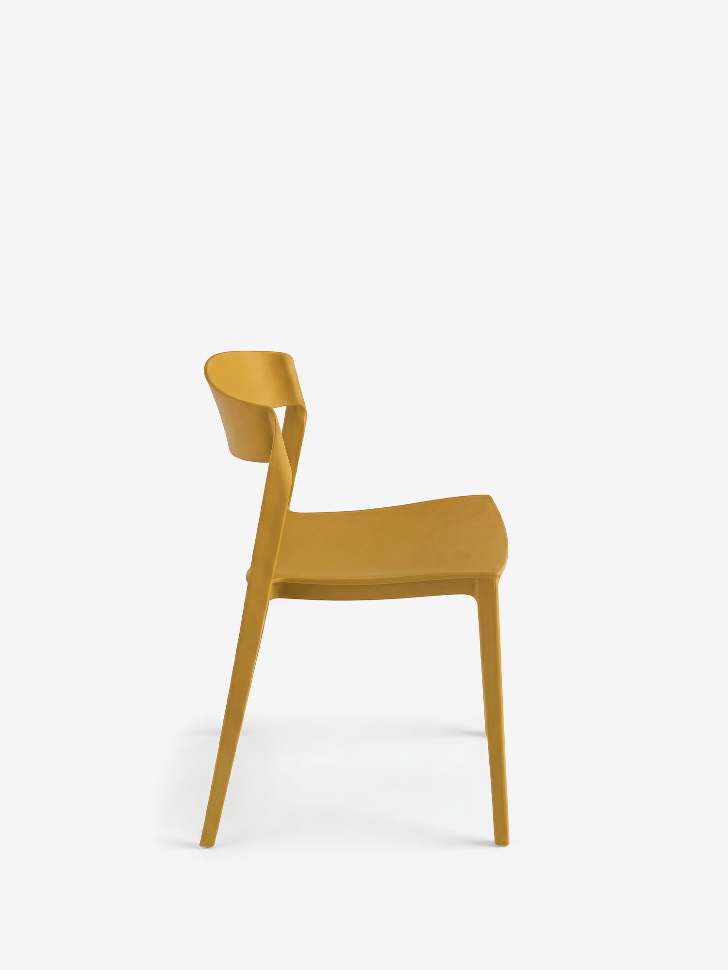 Perla Silla apilable de polipropileno con diseño moderno y versátil