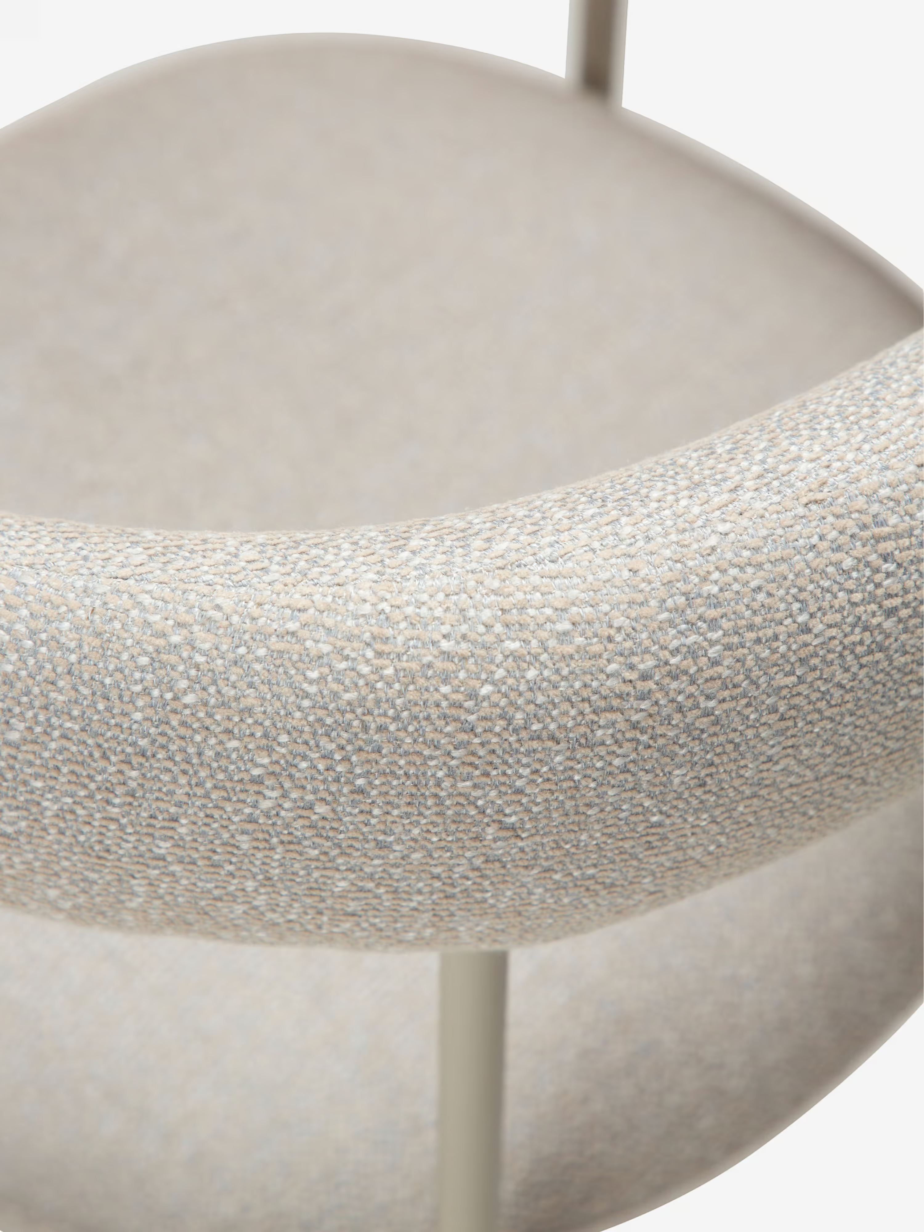 Plenti Chaise avec accoudoirs en tissu bouclé et structure en métal - design léger et élégant