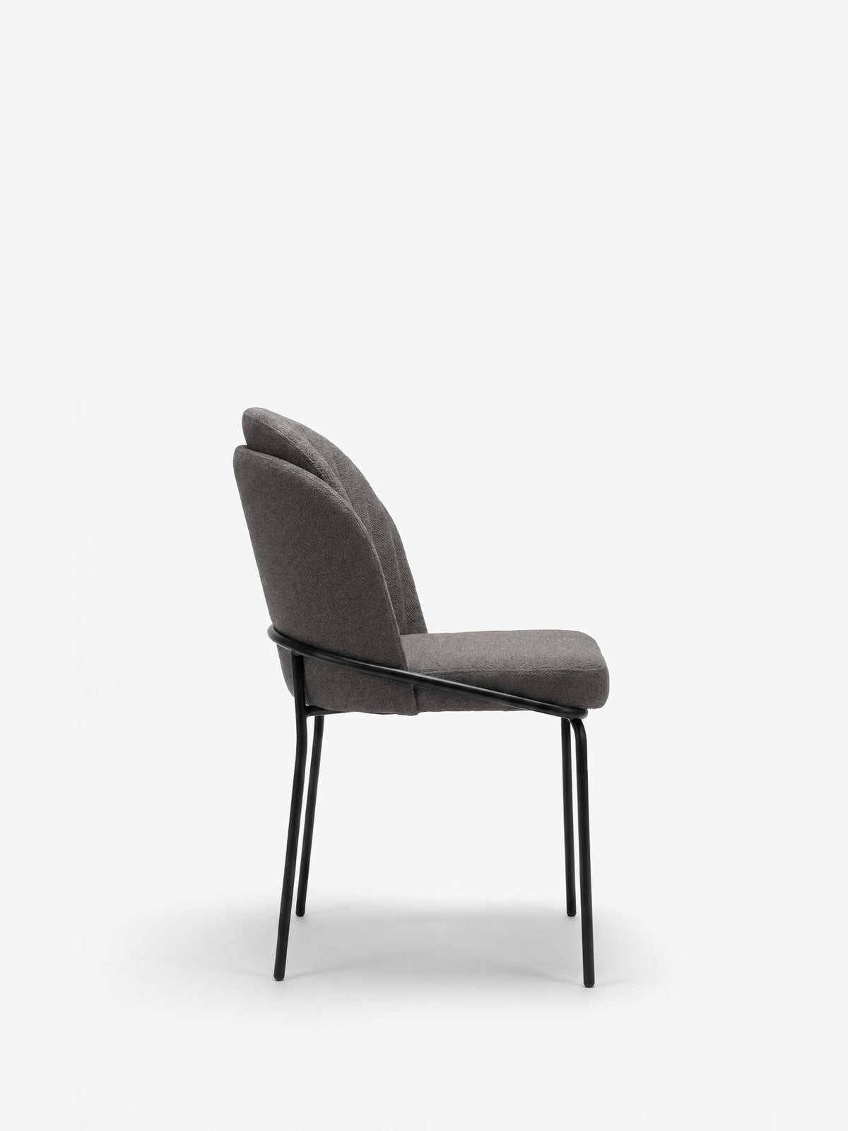 Plissé upholstered chair in waterproof cream fabric - pleated backrest and black metal legs