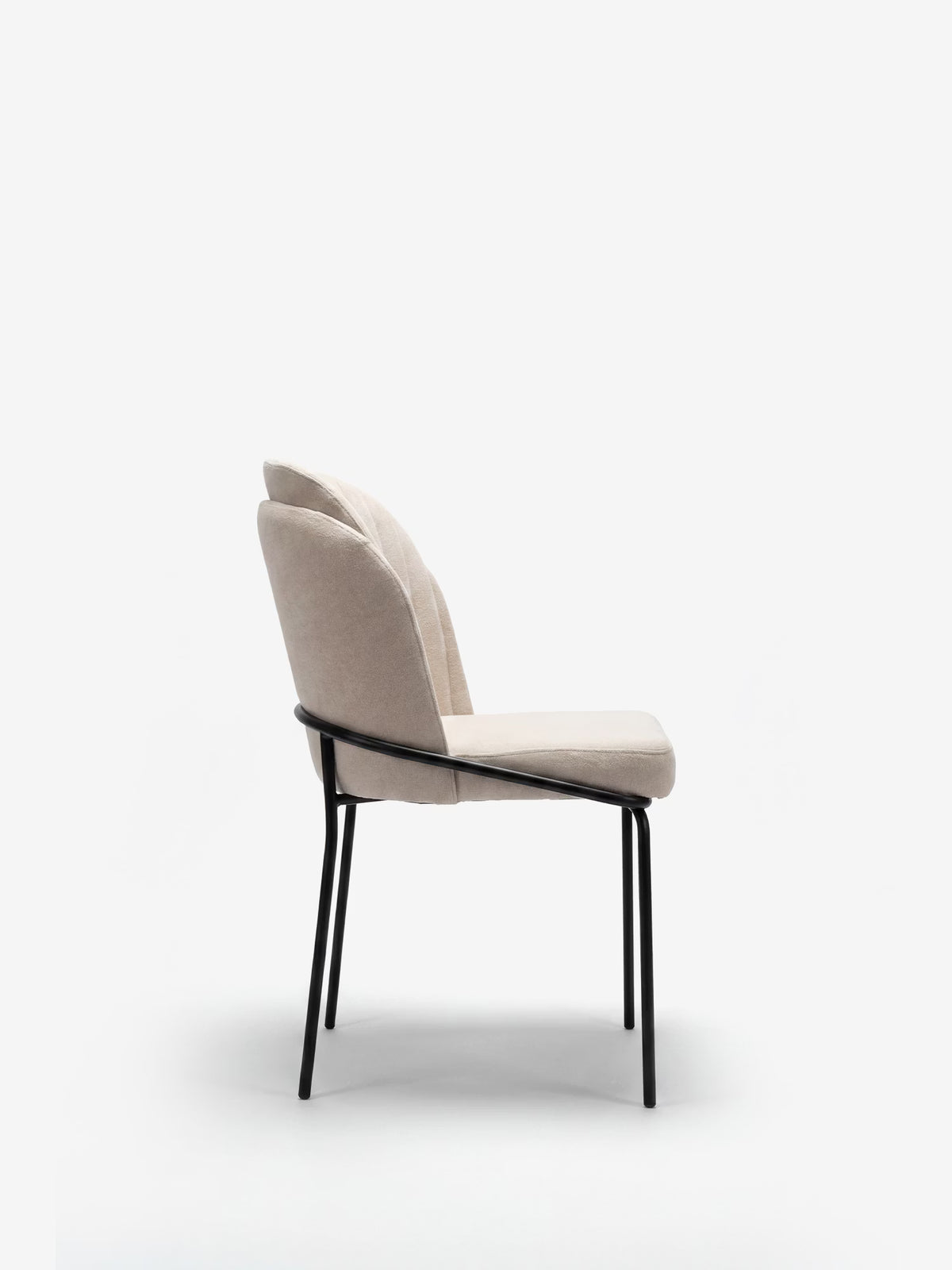 Plissé upholstered chair in waterproof cream fabric - pleated backrest and black metal legs