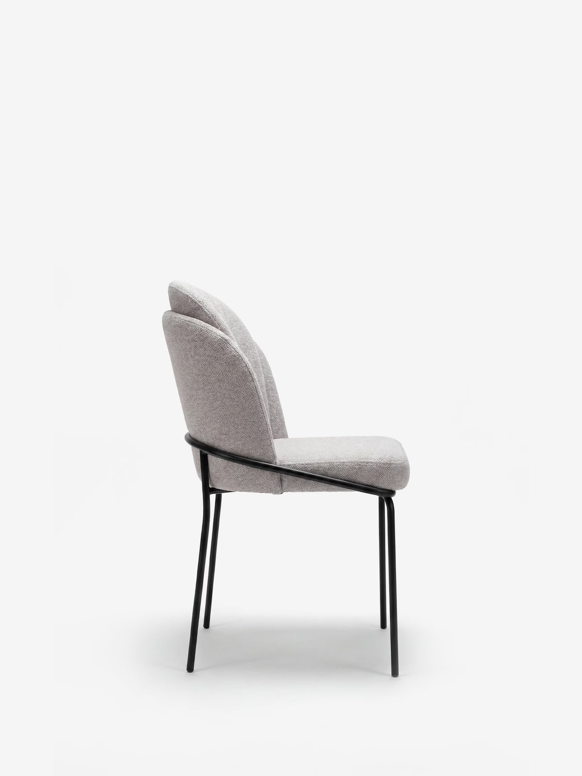 Plissé upholstered chair in waterproof cream fabric - pleated backrest and black metal legs