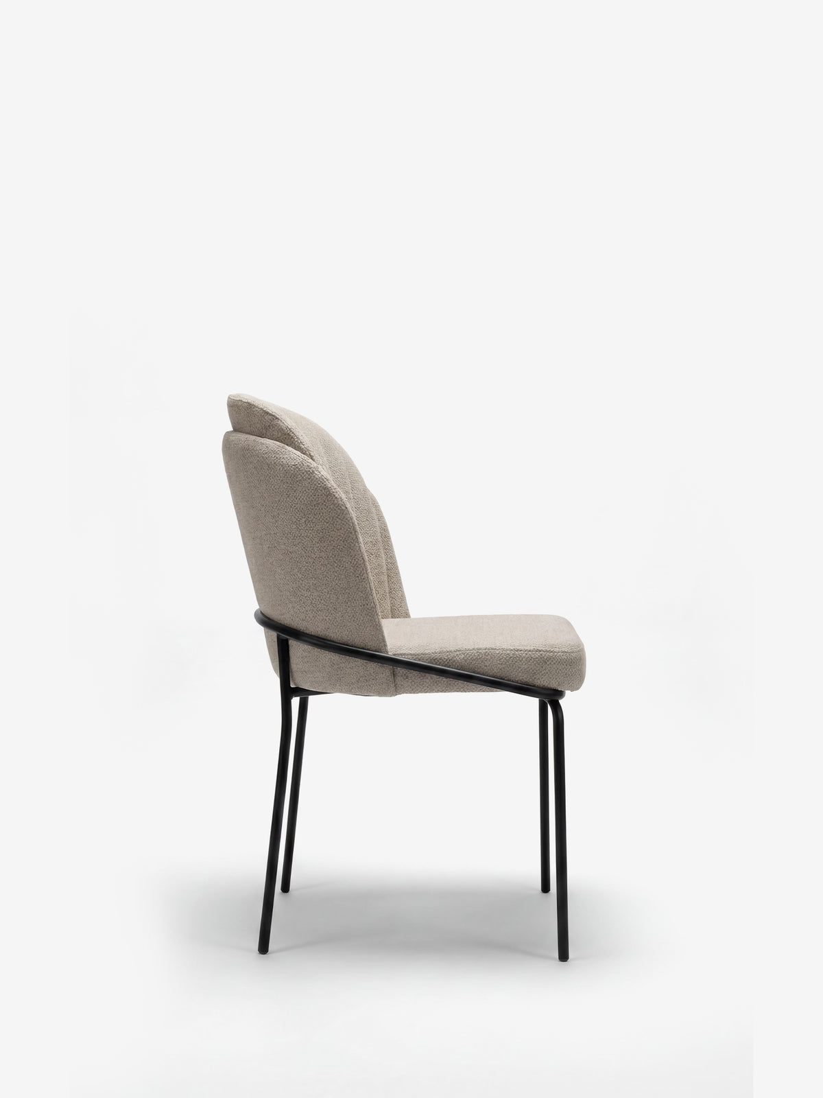 Plissé upholstered chair in waterproof cream fabric - pleated backrest and black metal legs