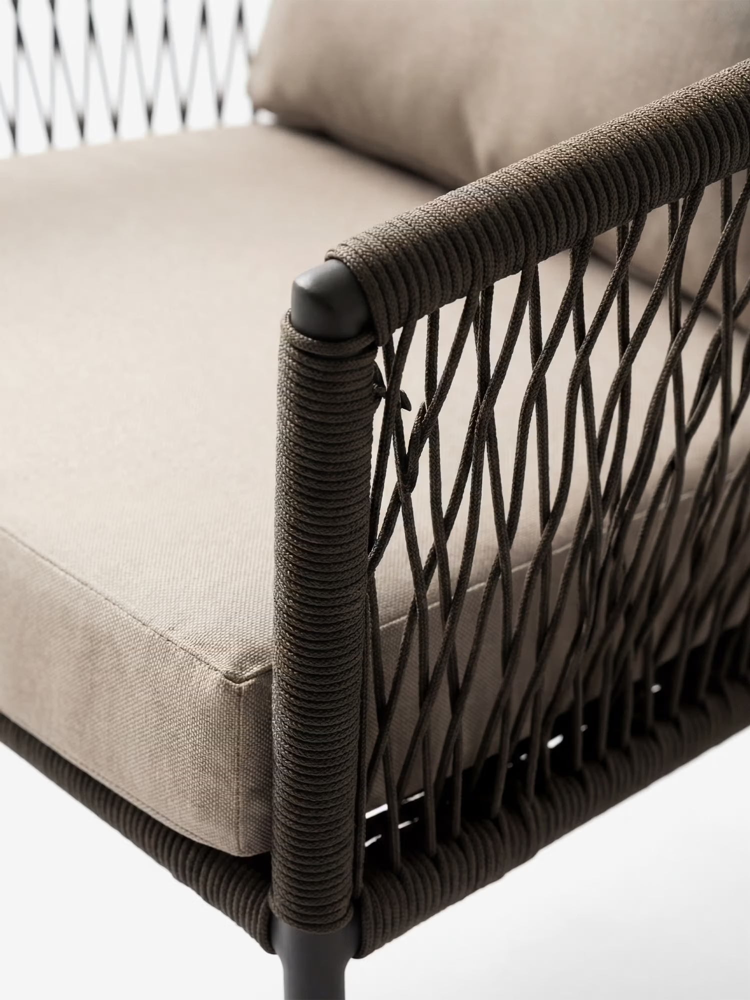 Talia Outdoor armchair in green rope and black metal with beige cushions