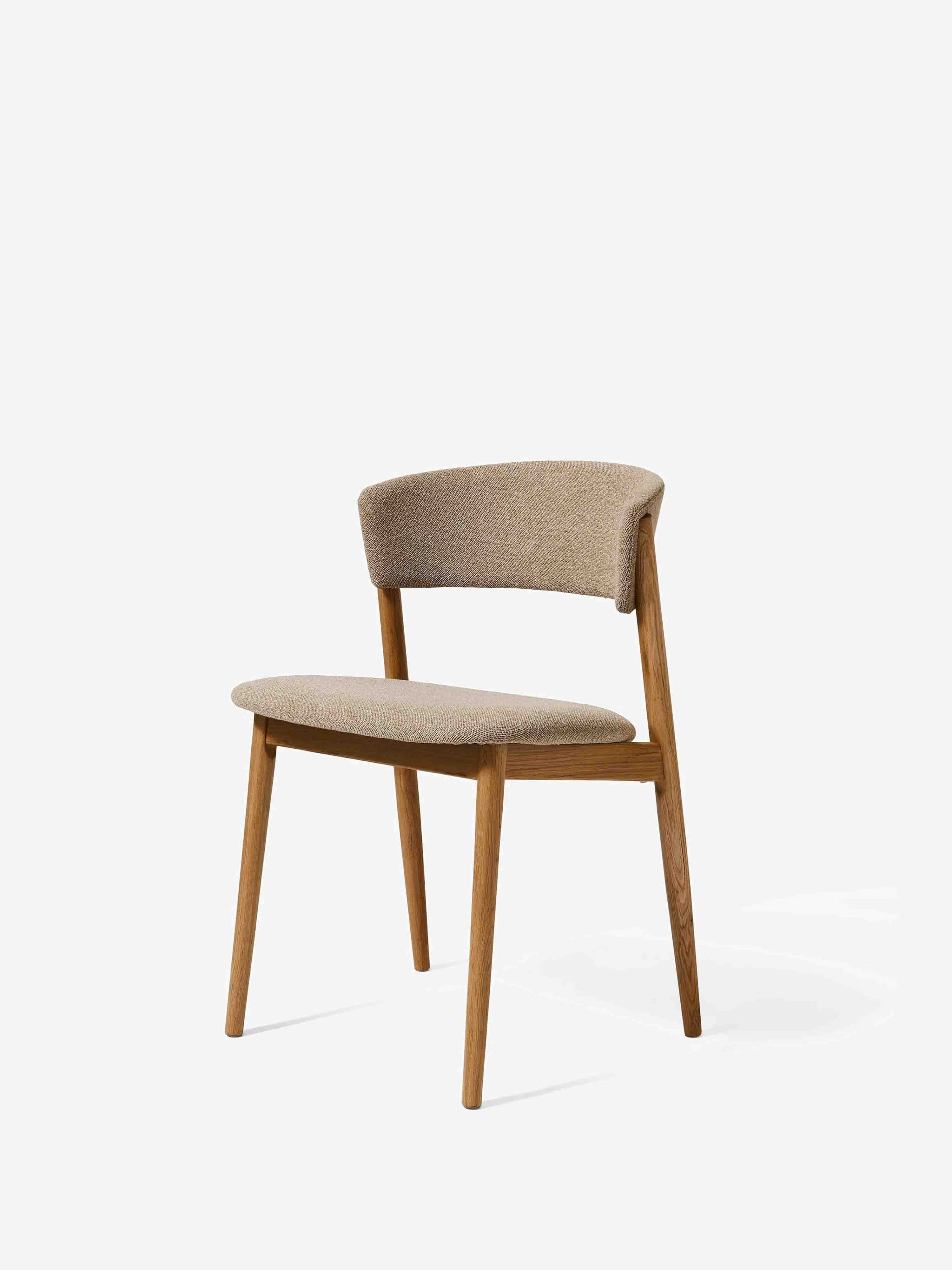 Revere chaise en velours côtelé beige et bois de chêne naturel FSC