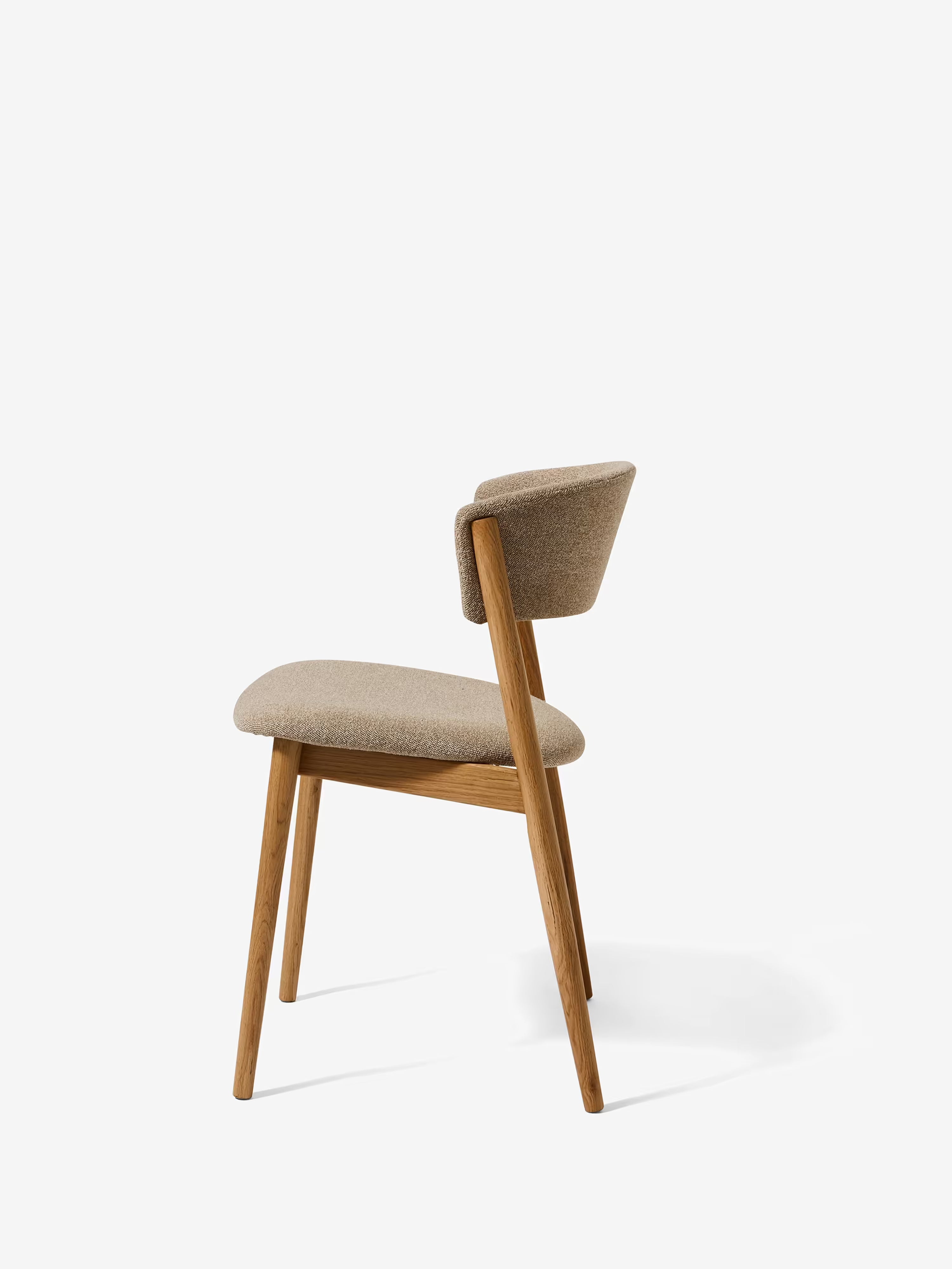 Revere chaise en velours côtelé beige et bois de chêne naturel FSC