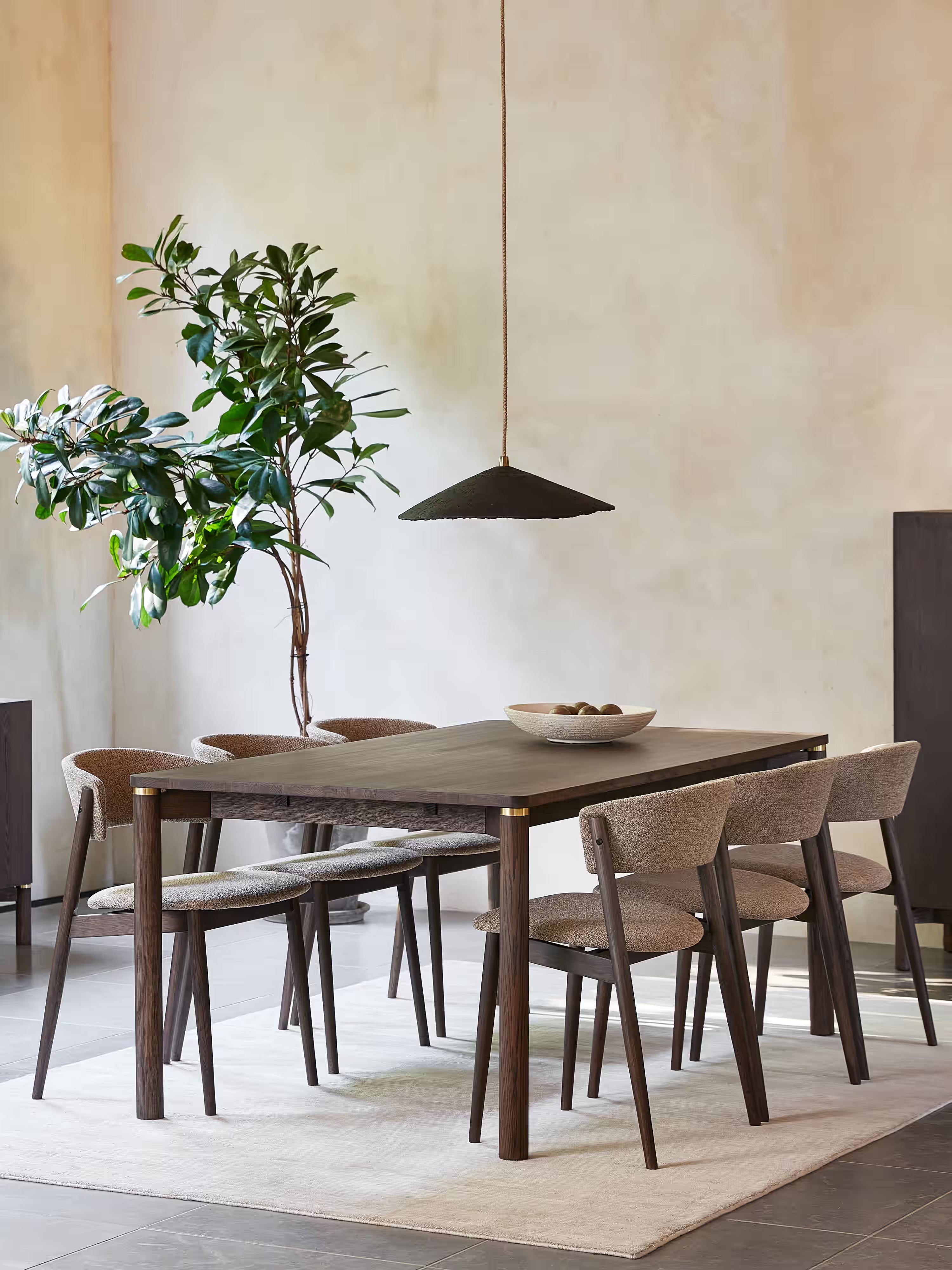 Revere sedia in ciniglia tortora e legno di rovere naturale FSC