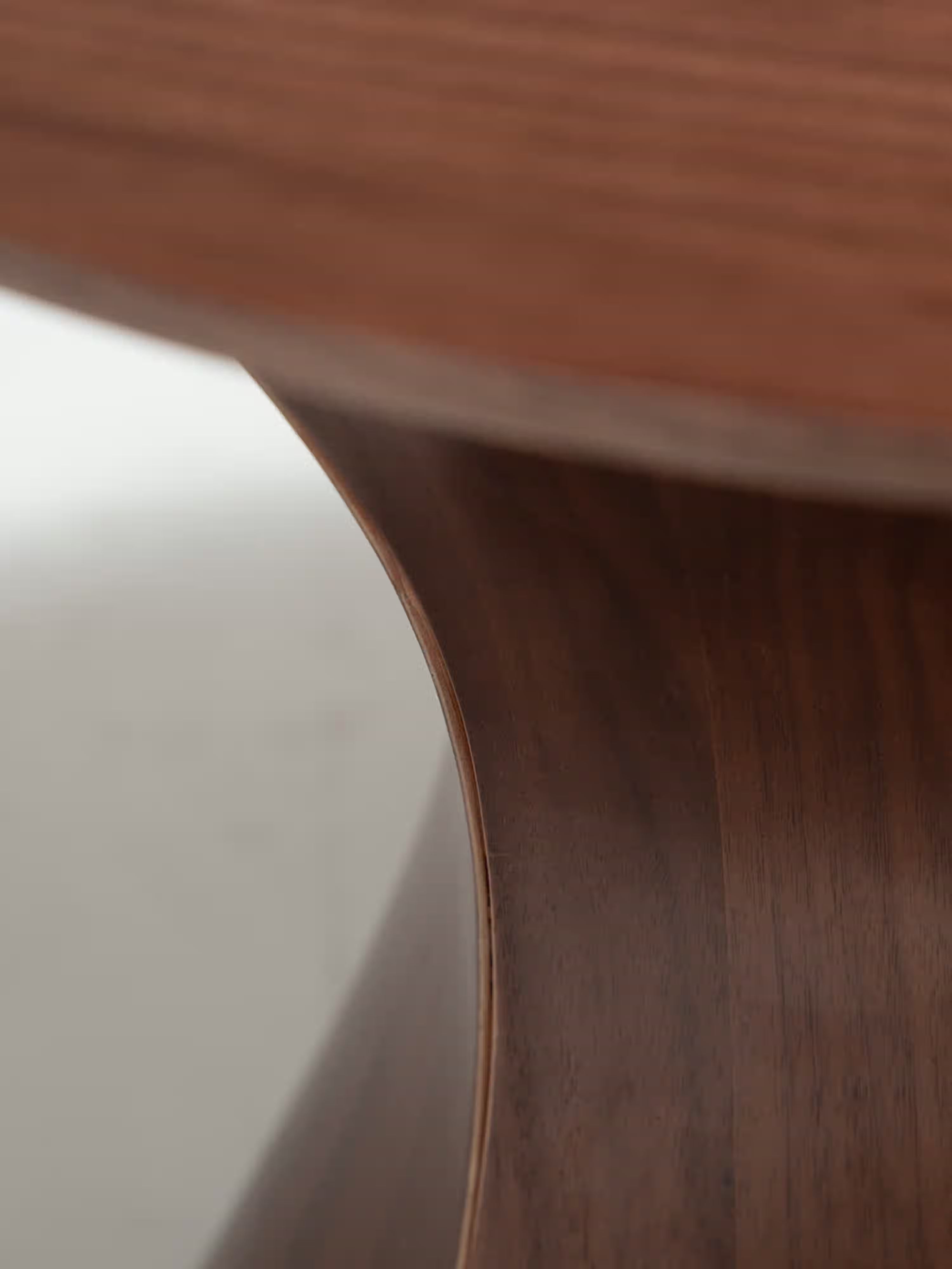 ROOT round side table in wood - sculptural design in walnut or light oak Ø60 cm