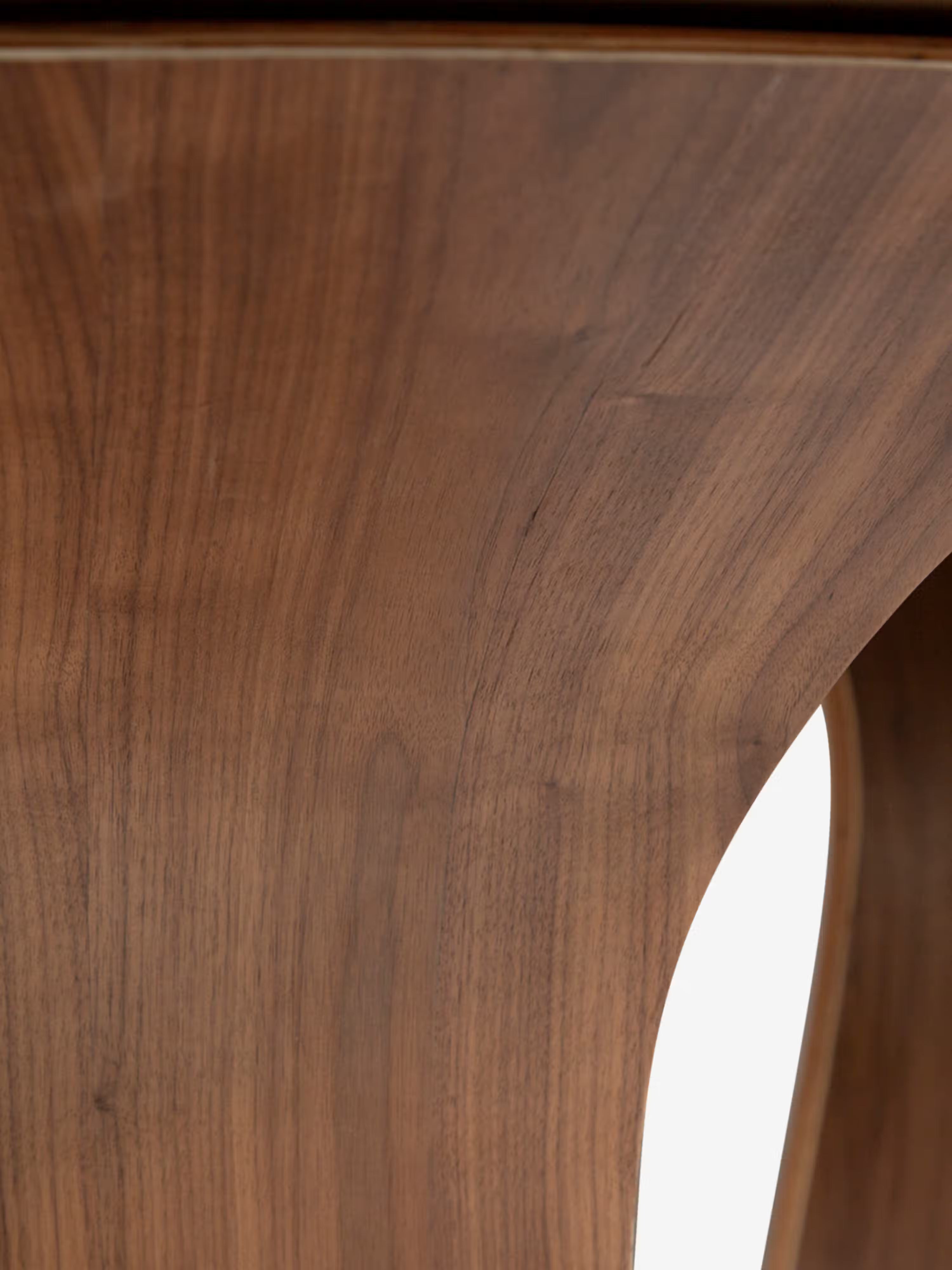 Root mesa de comedor escultórica en madera de nogal 220 x 110 cm