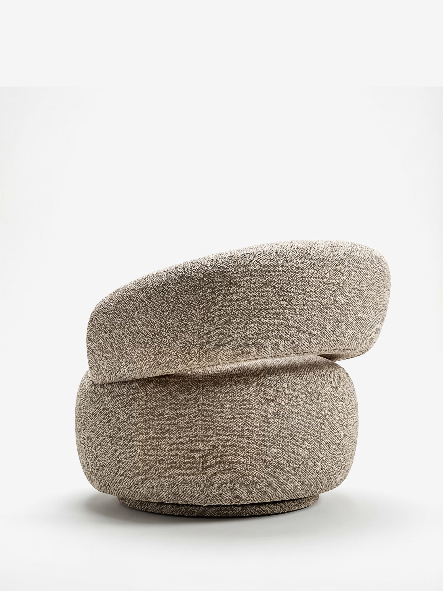 Sion Poltrona lounge in tessuto color sabbia FSC® 100%